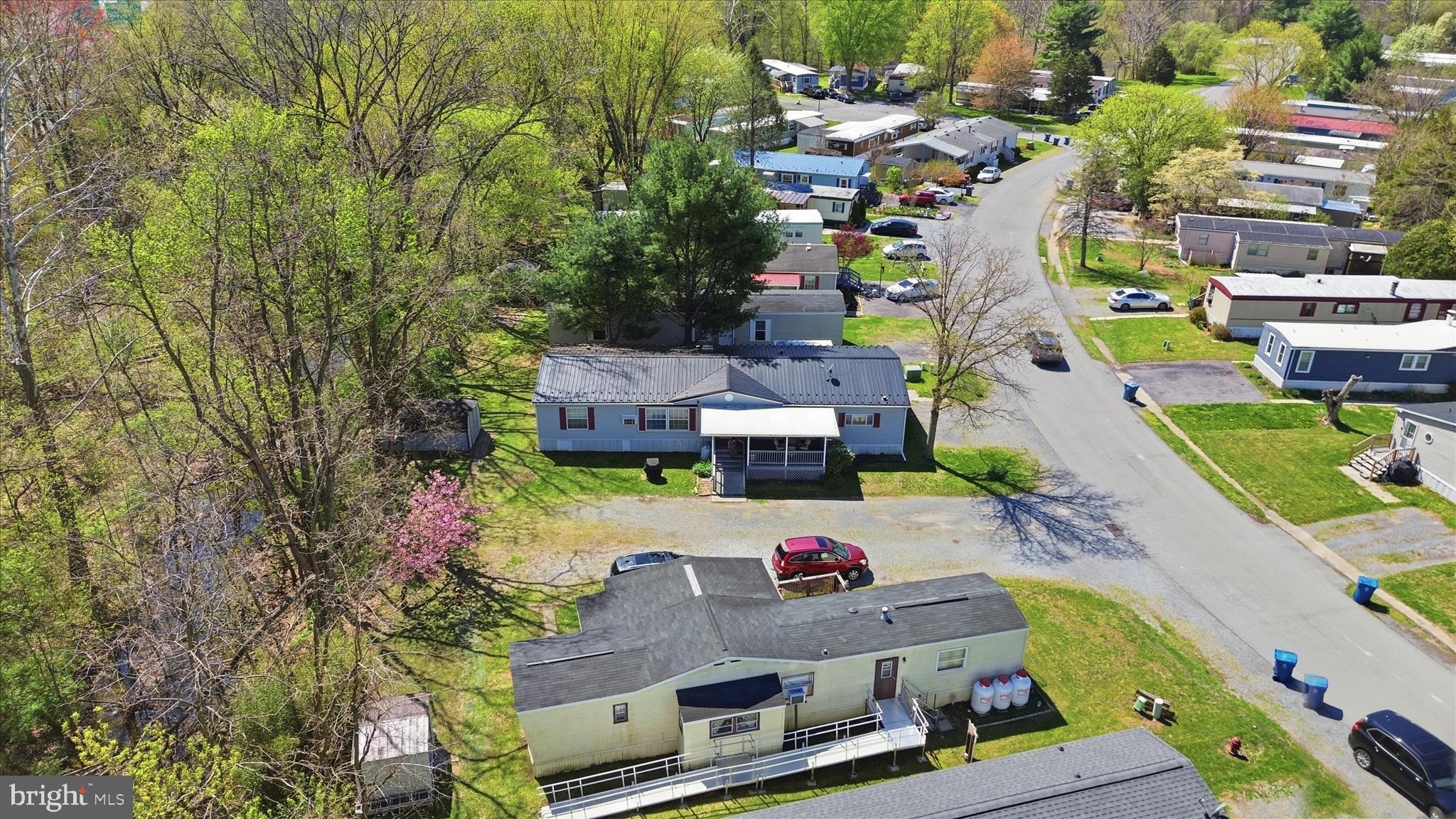 LAKESIDE VILLAGE - Residential