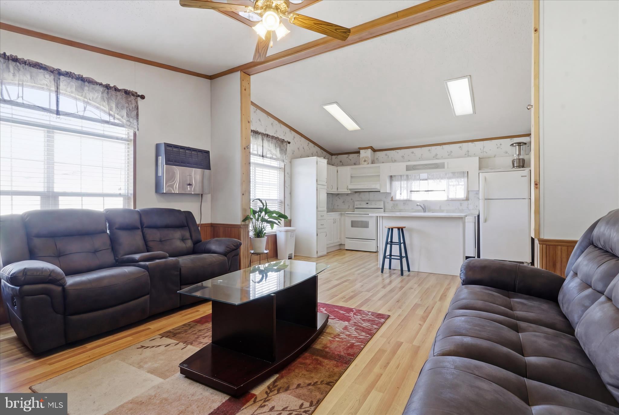 LAKESIDE VILLAGE - Residential