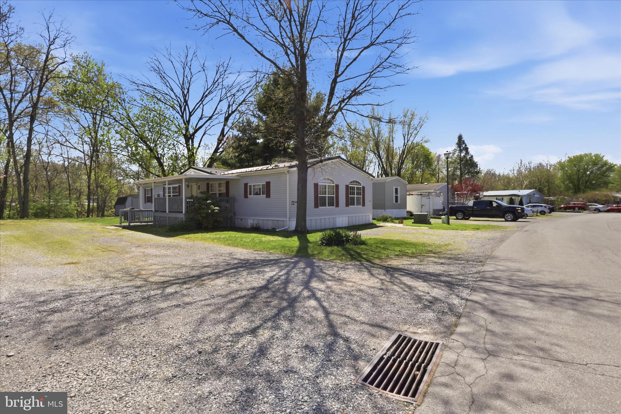 LAKESIDE VILLAGE - Residential