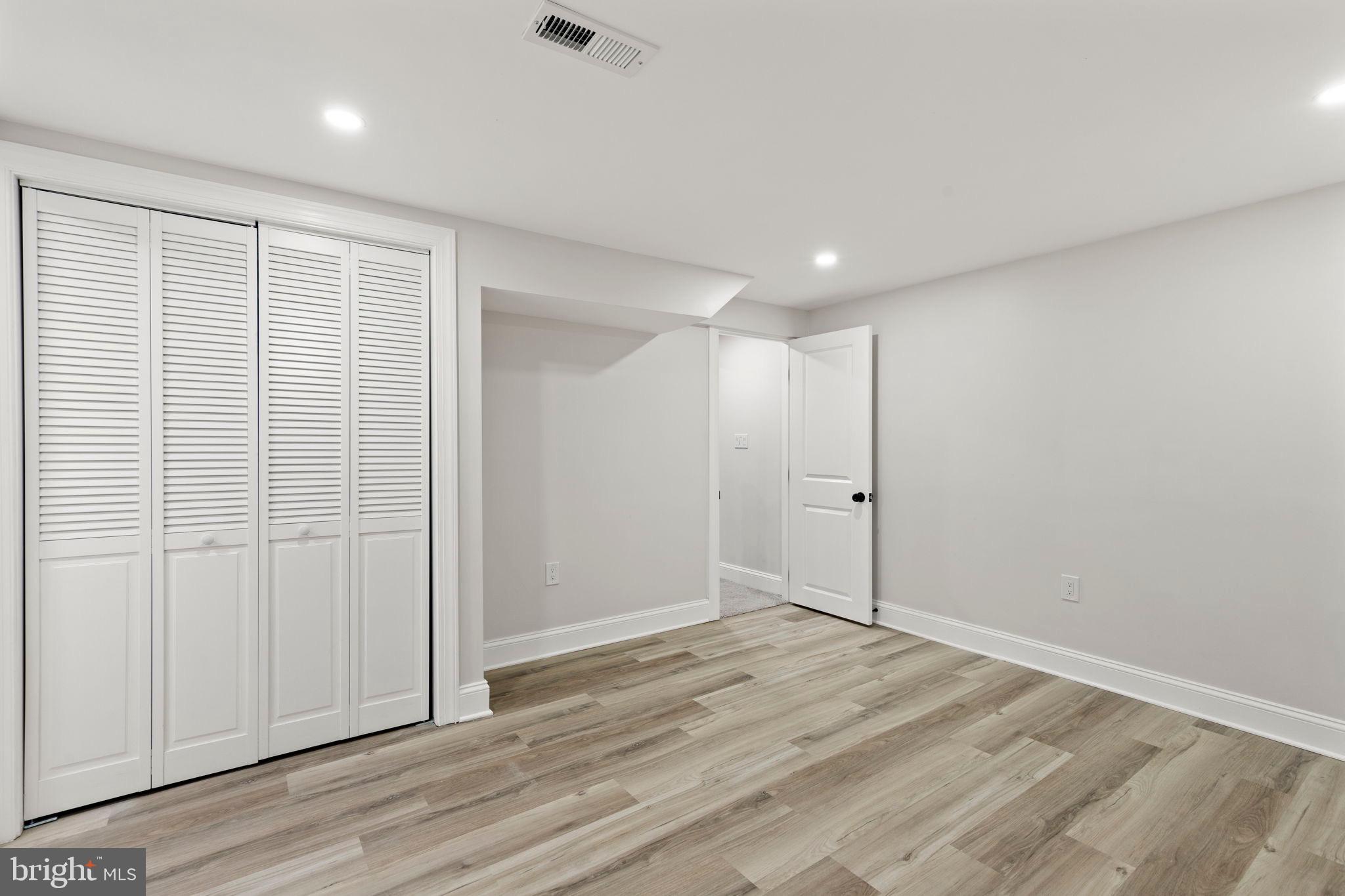 CHINQUAPIN PARK - Residential