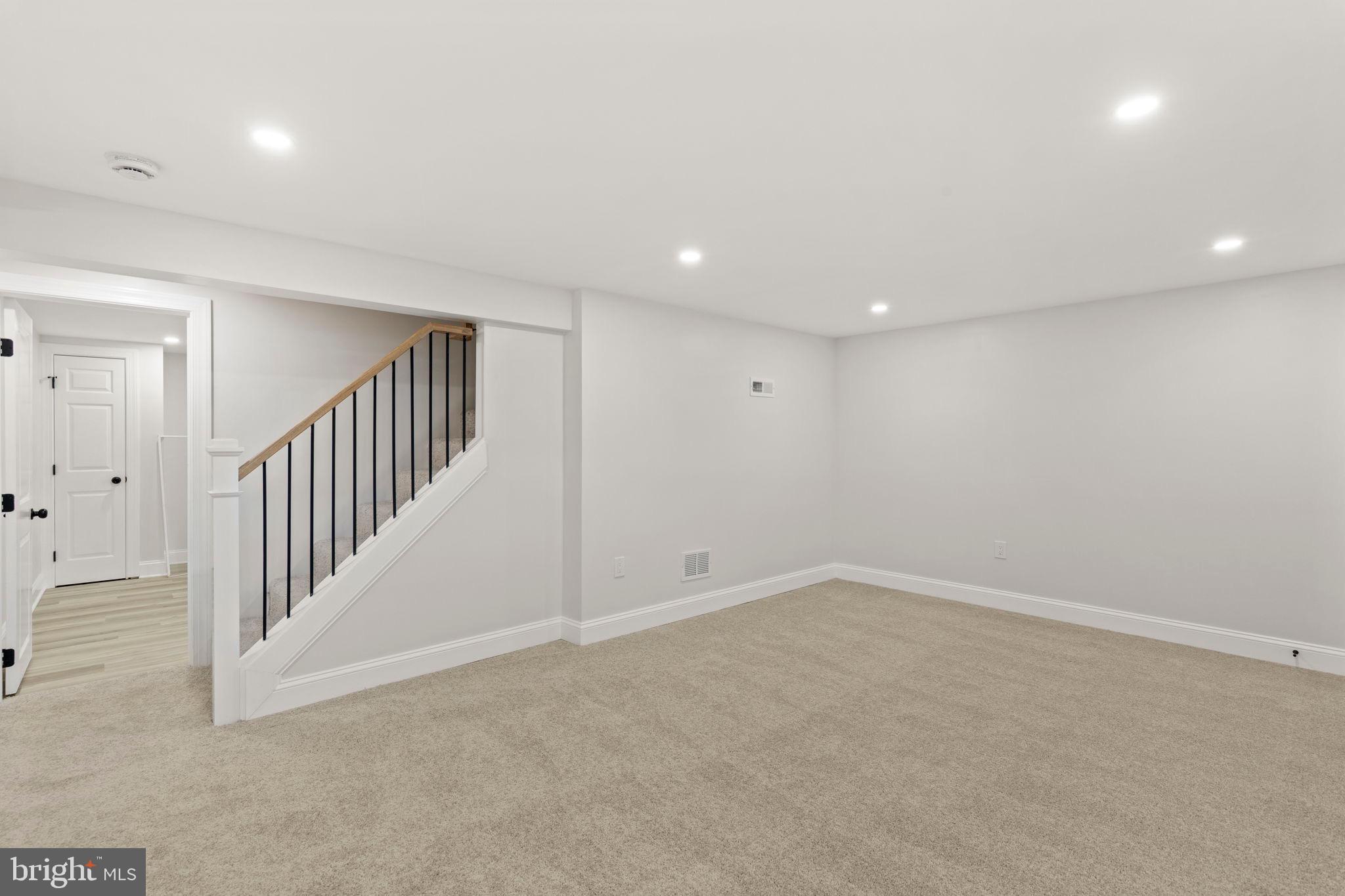 CHINQUAPIN PARK - Residential