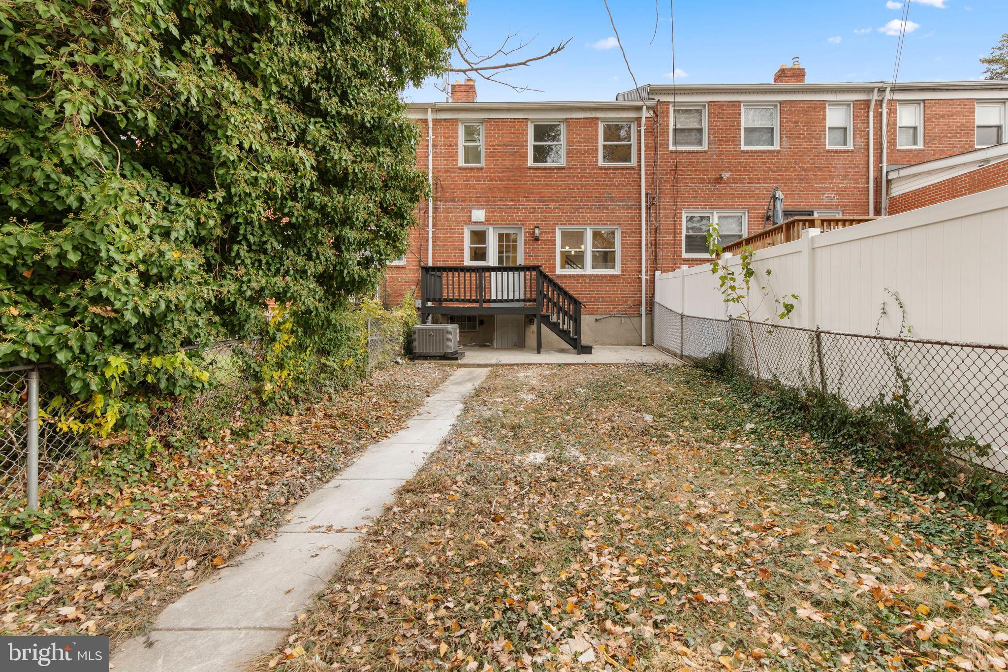 CHINQUAPIN PARK - Residential