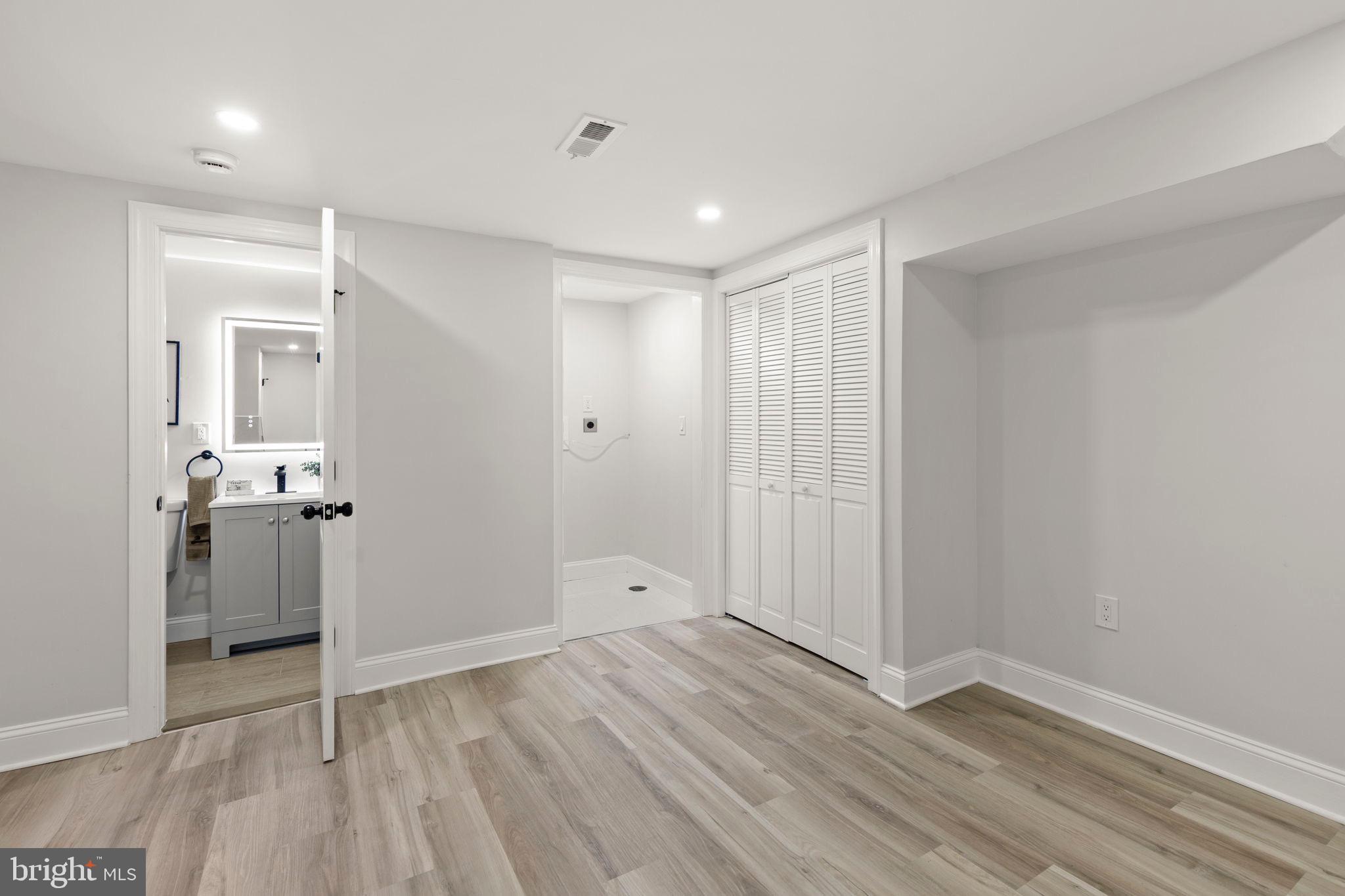 CHINQUAPIN PARK - Residential