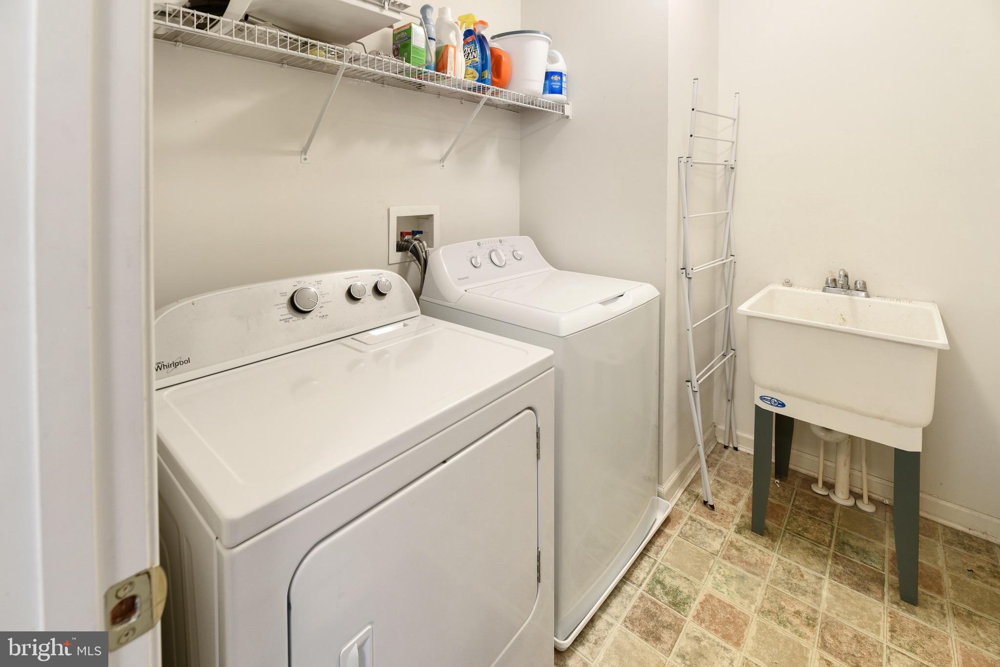 INNISCRONE VIEW - Residential Lease