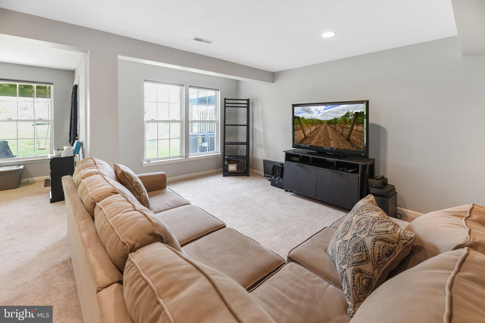 INNISCRONE VIEW - Residential Lease