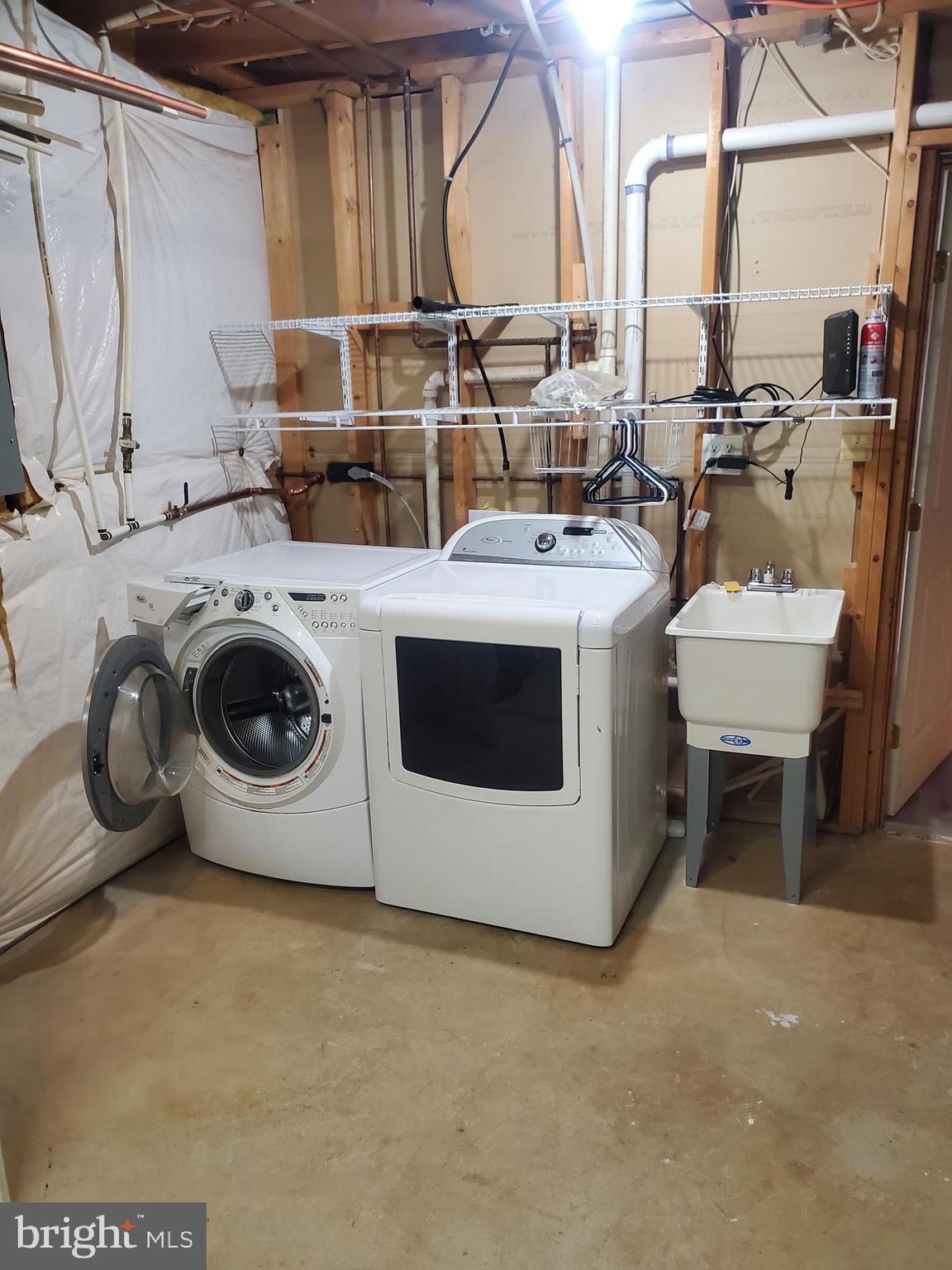 LEES GLEN - Residential Lease