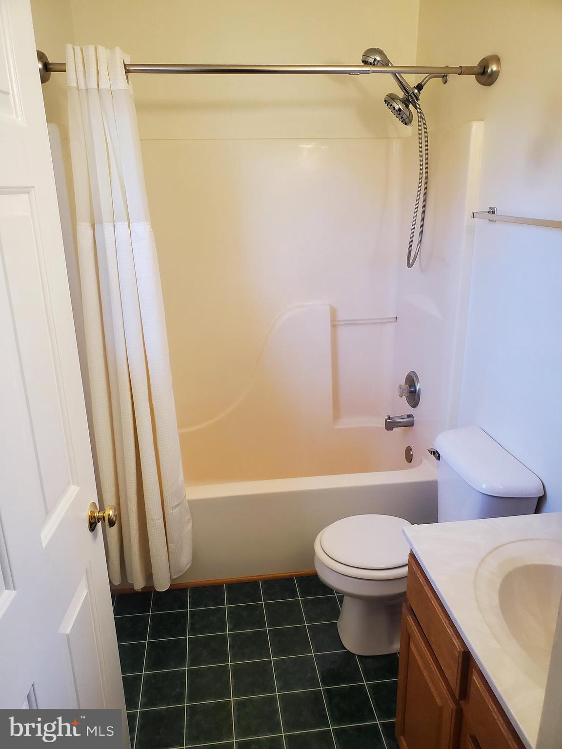 LEES GLEN - Residential Lease