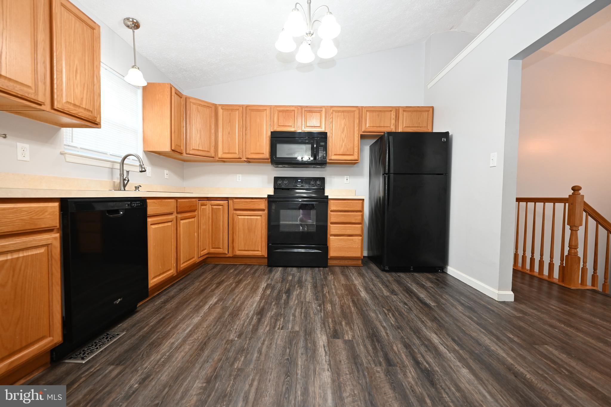 1023 RIMROCK ROAD