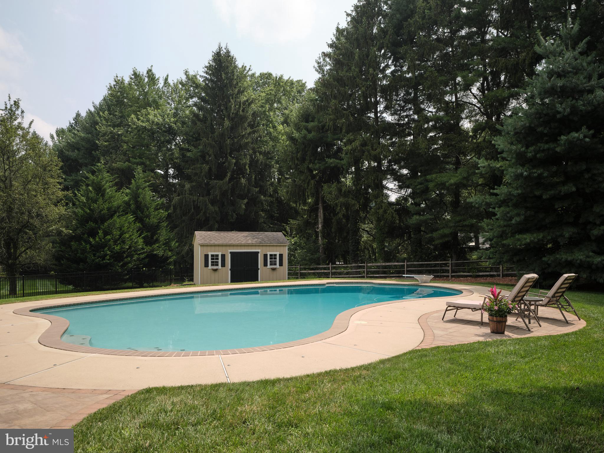 PEBBLE HILL - Residential