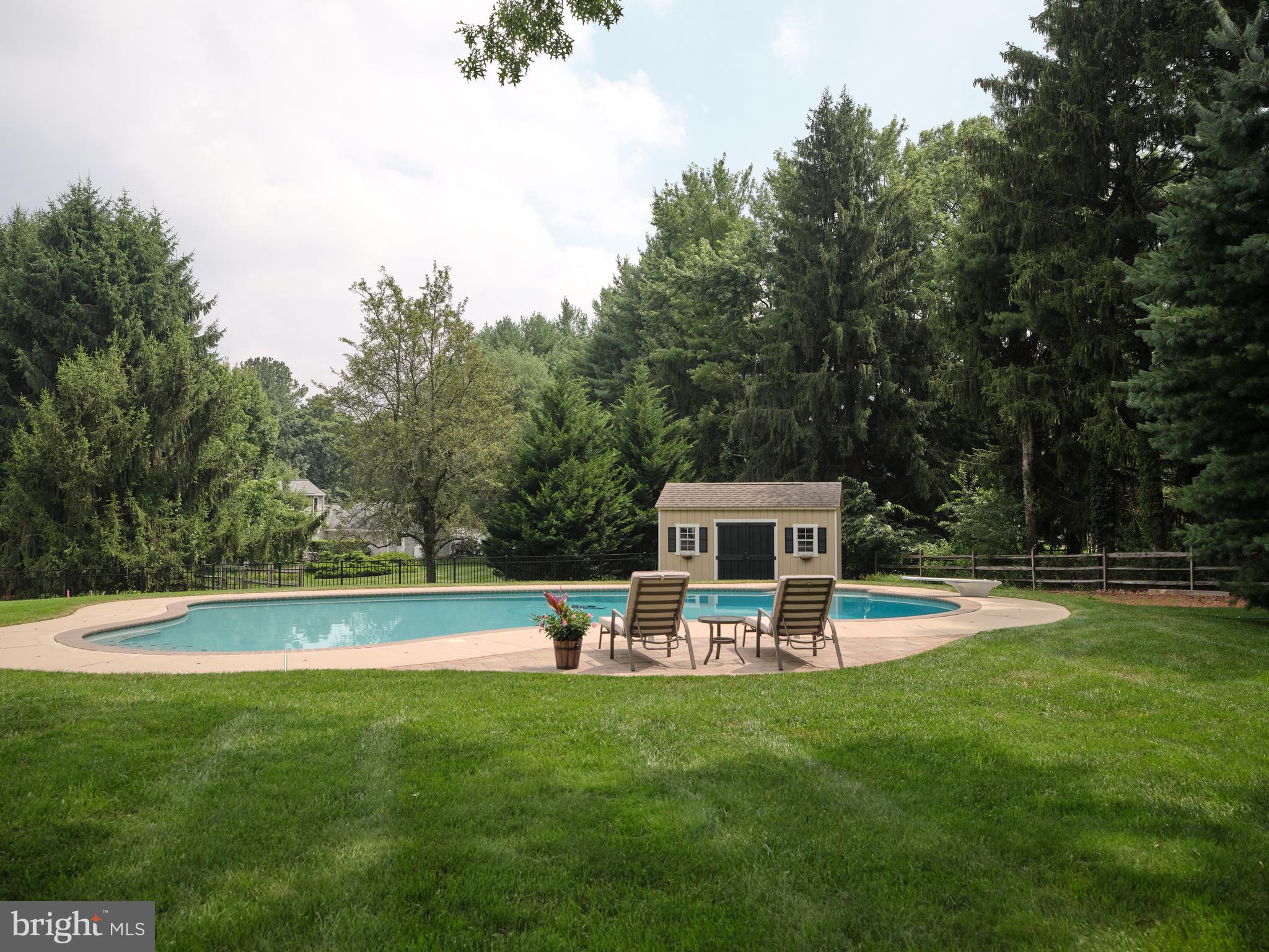 PEBBLE HILL - Residential