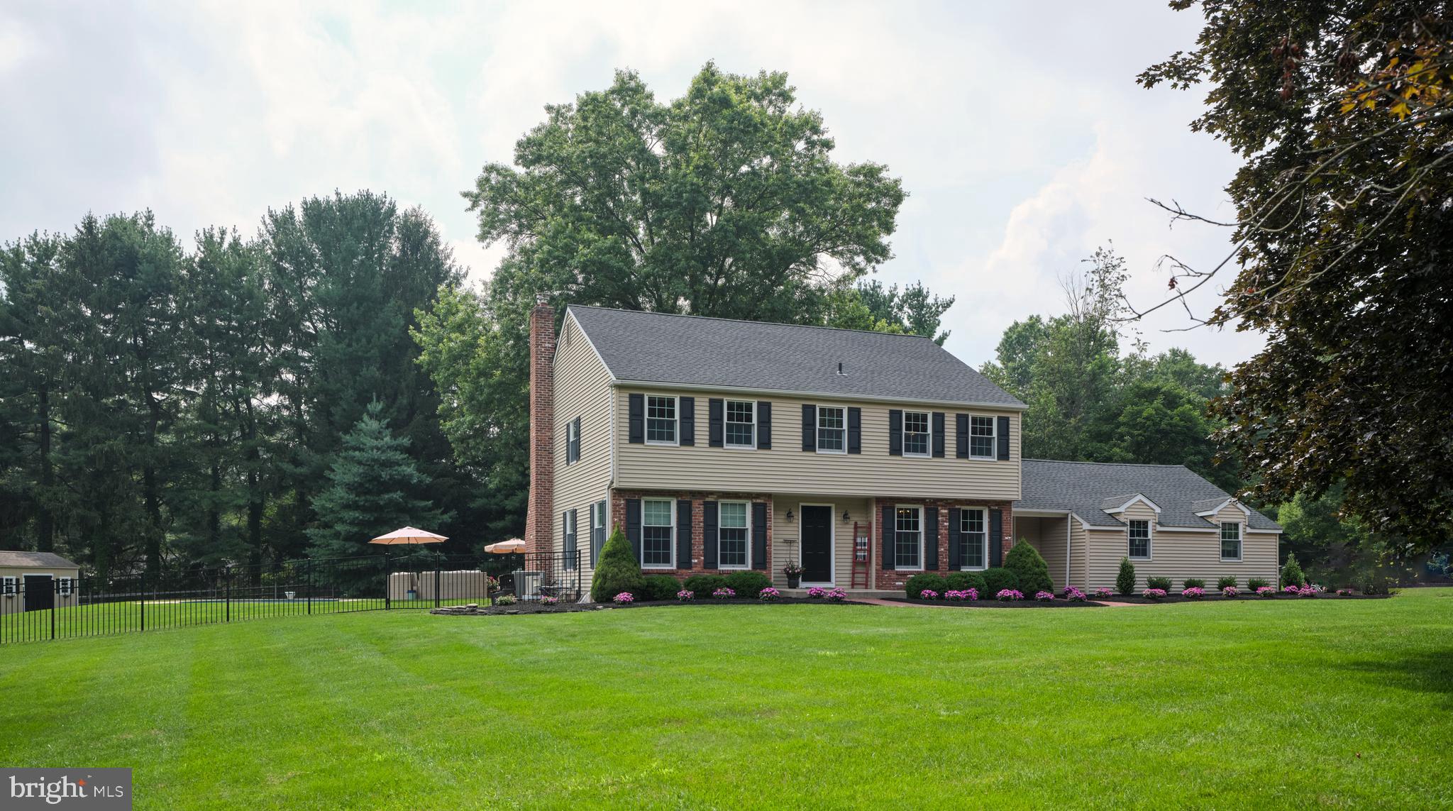 PEBBLE HILL - Residential