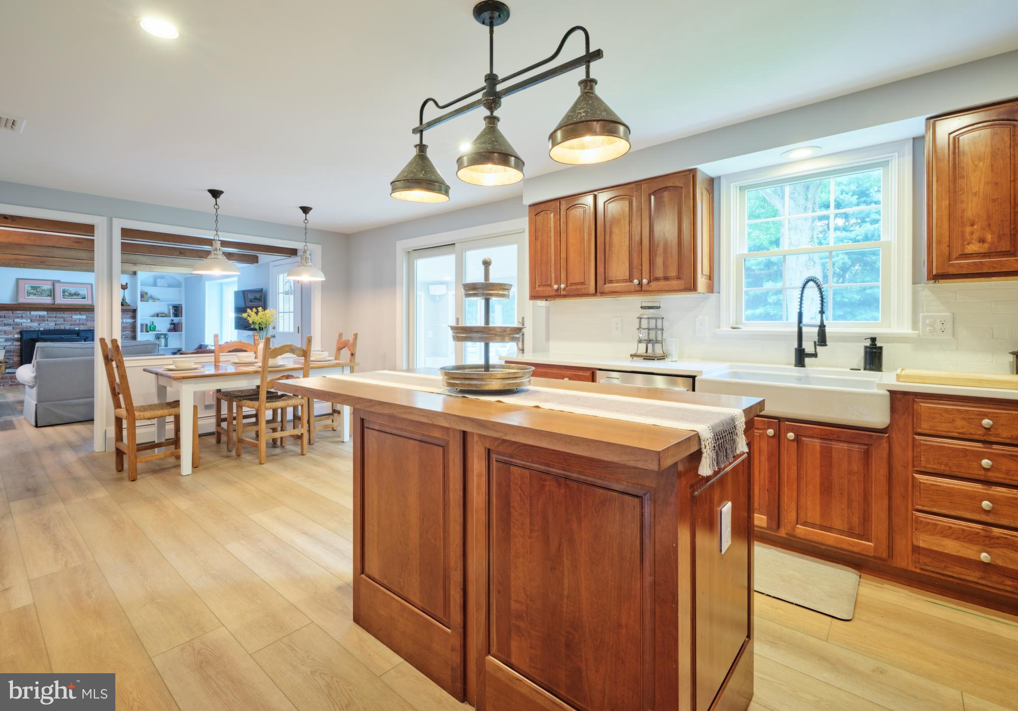 PEBBLE HILL - Residential