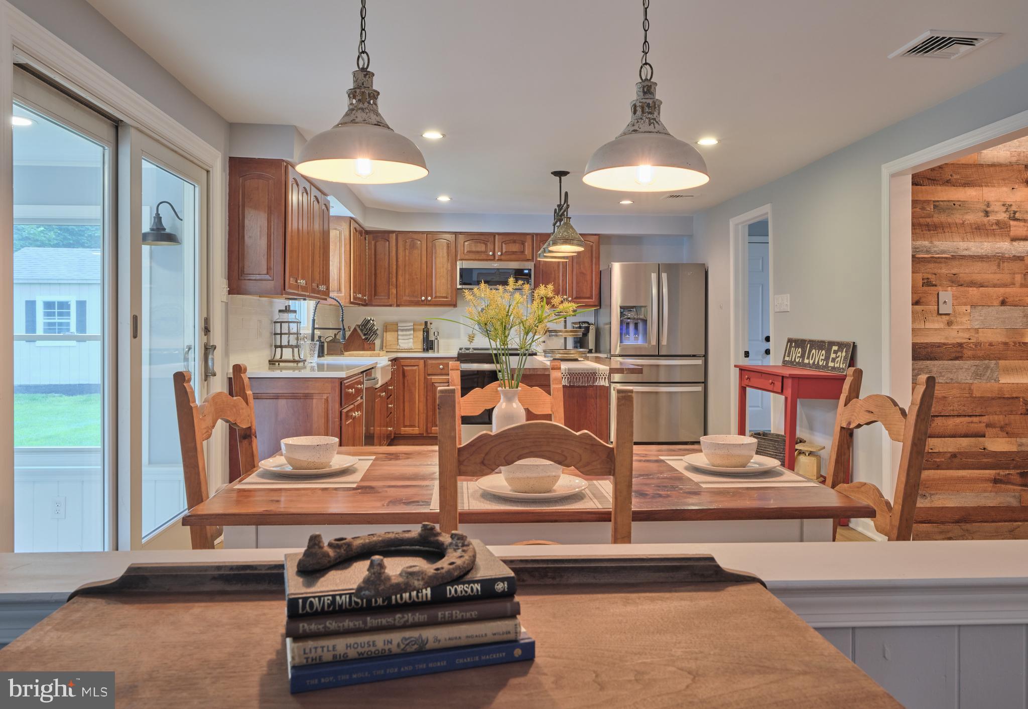 PEBBLE HILL - Residential