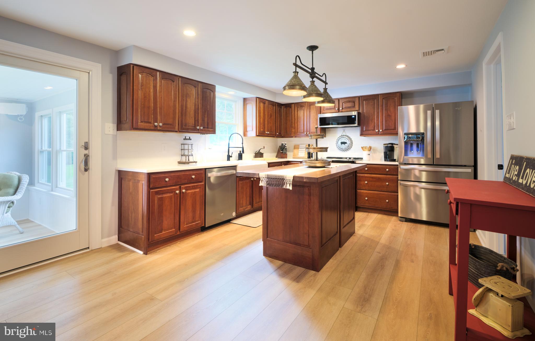 PEBBLE HILL - Residential