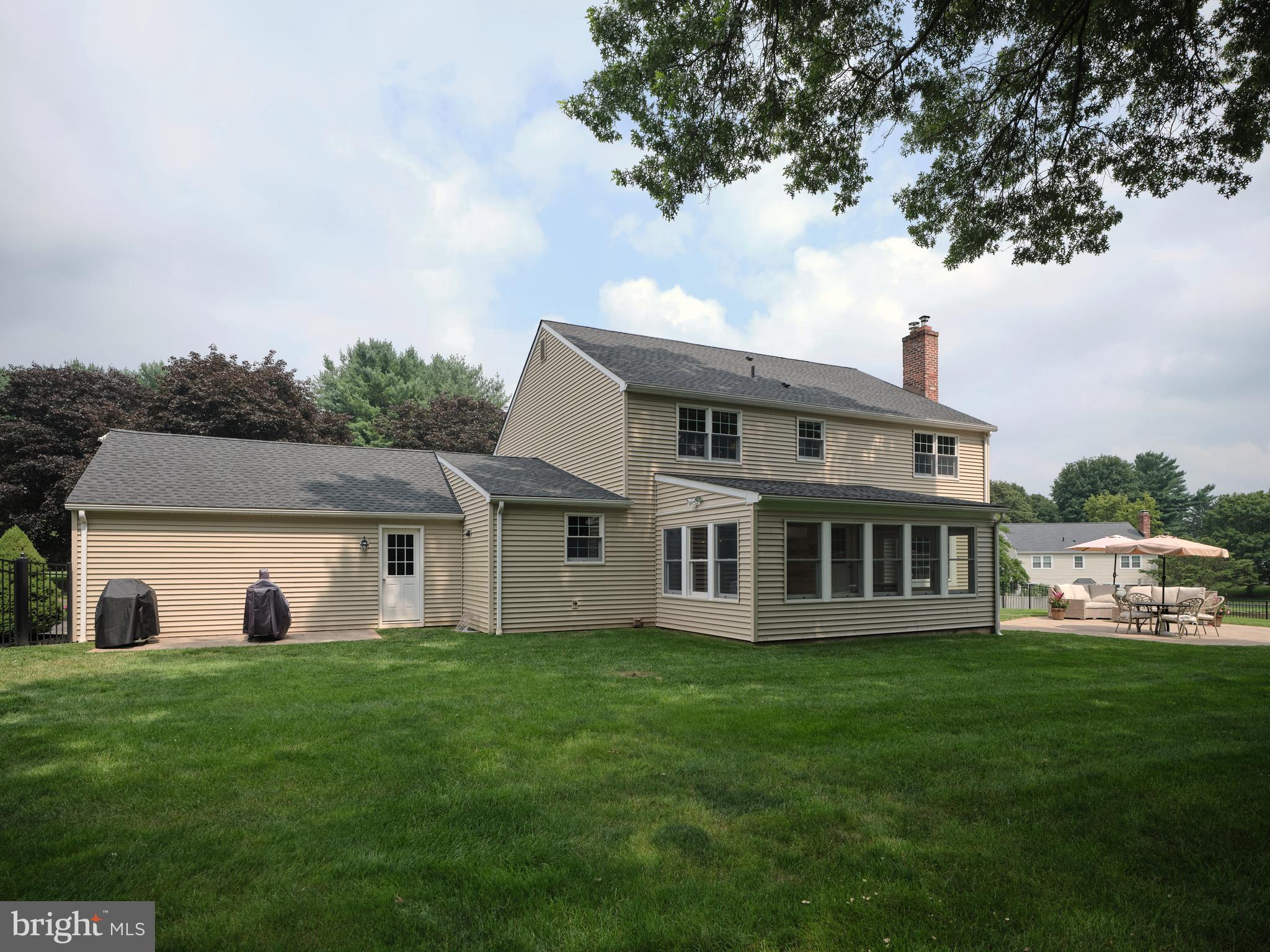 PEBBLE HILL - Residential