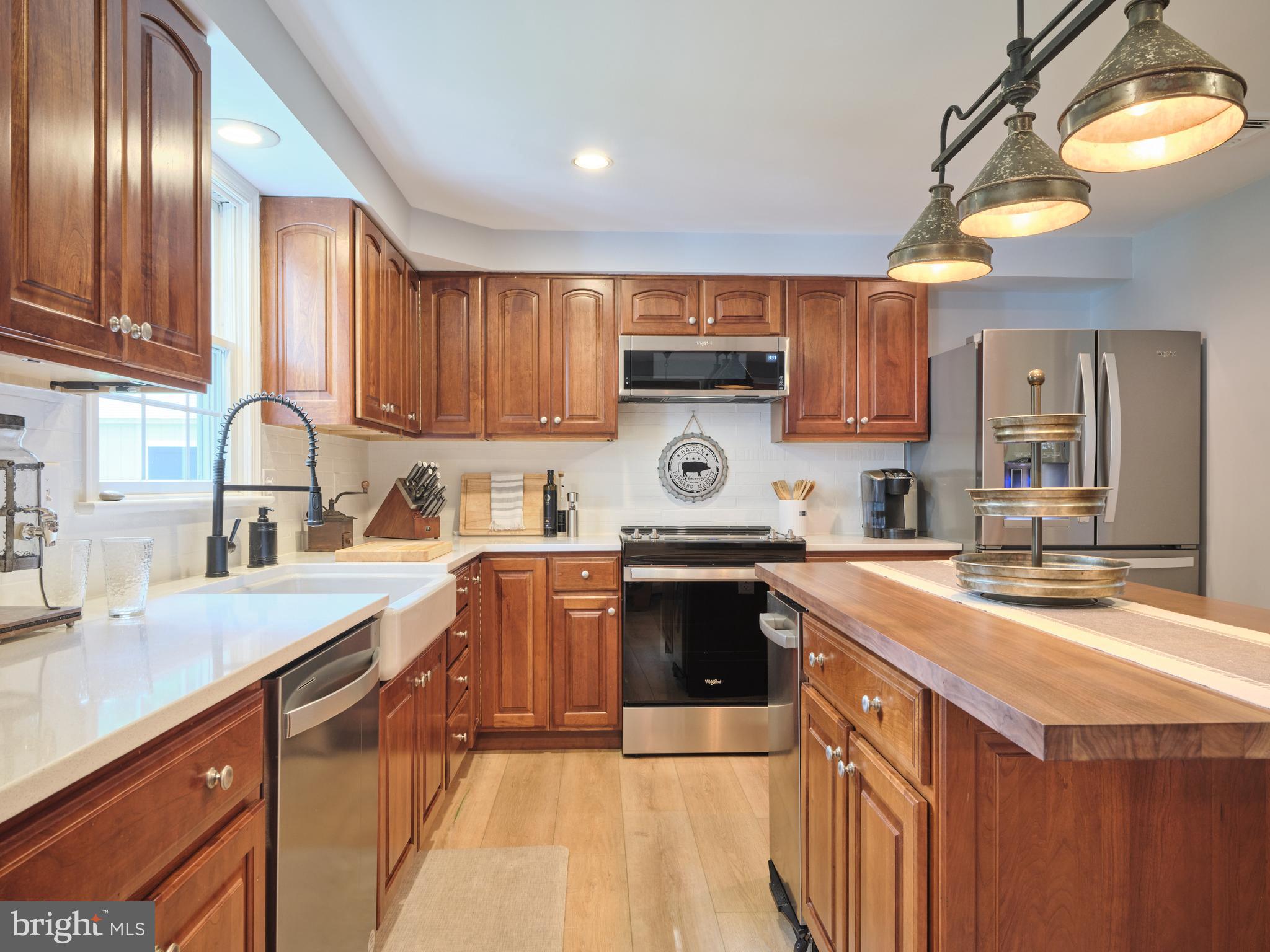 PEBBLE HILL - Residential