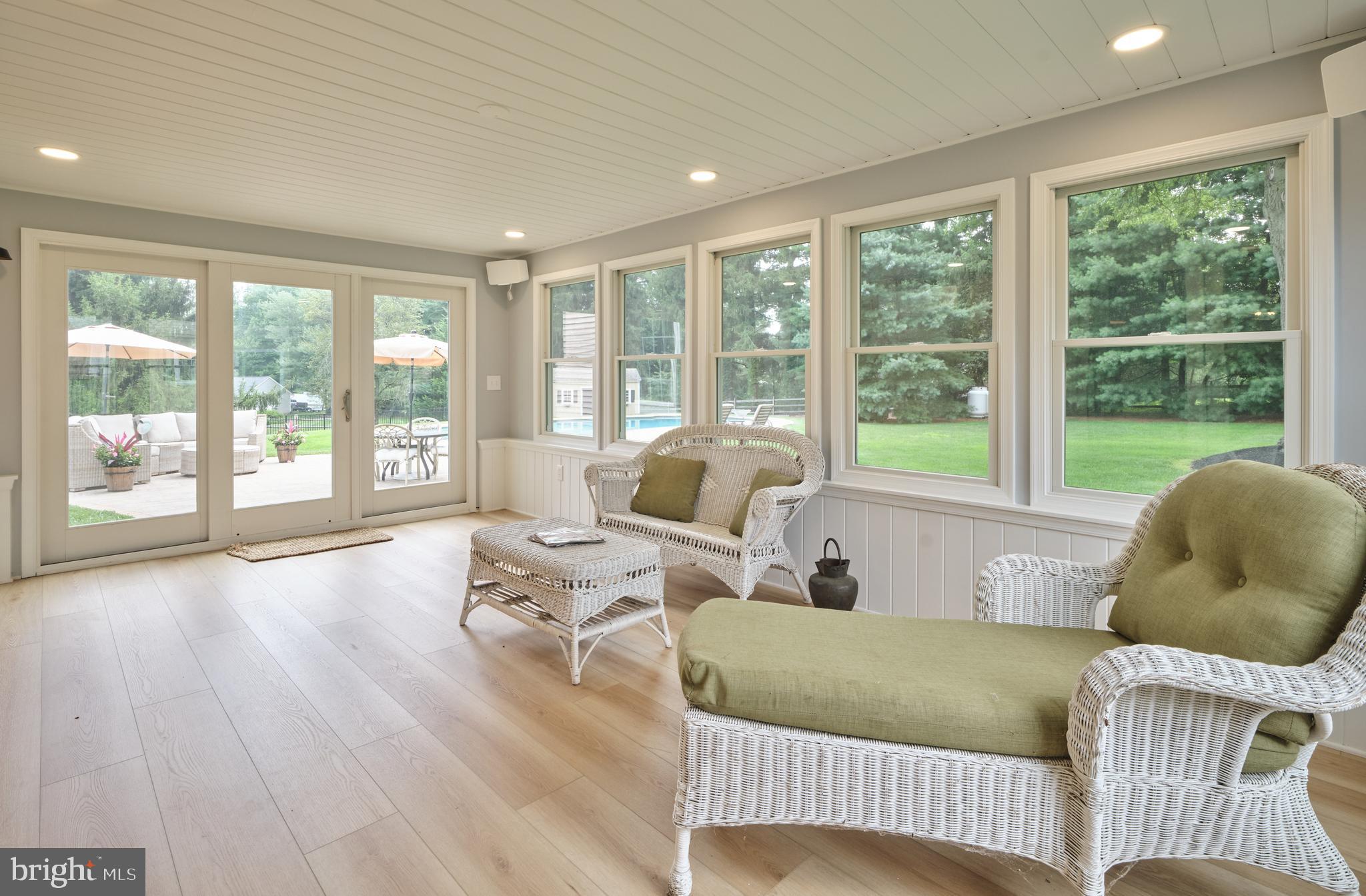 PEBBLE HILL - Residential