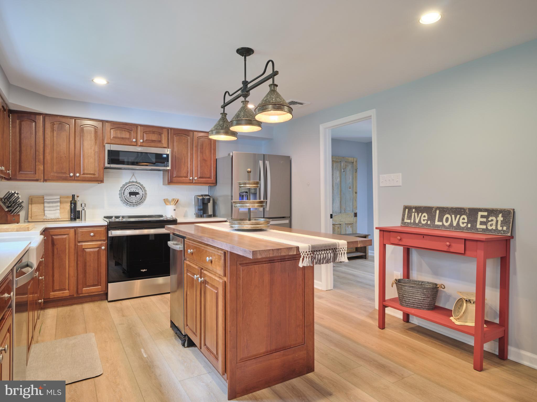 PEBBLE HILL - Residential