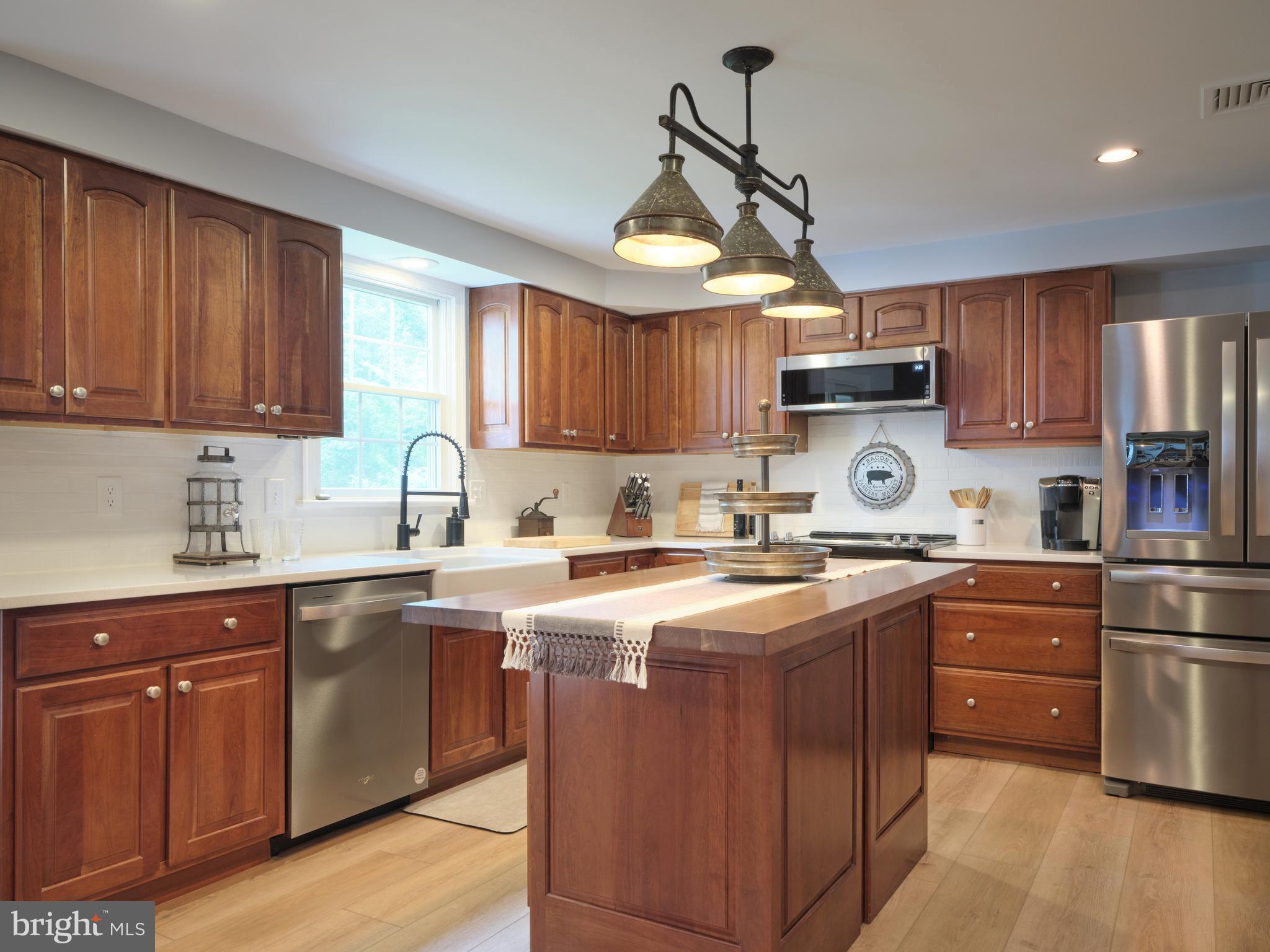 PEBBLE HILL - Residential