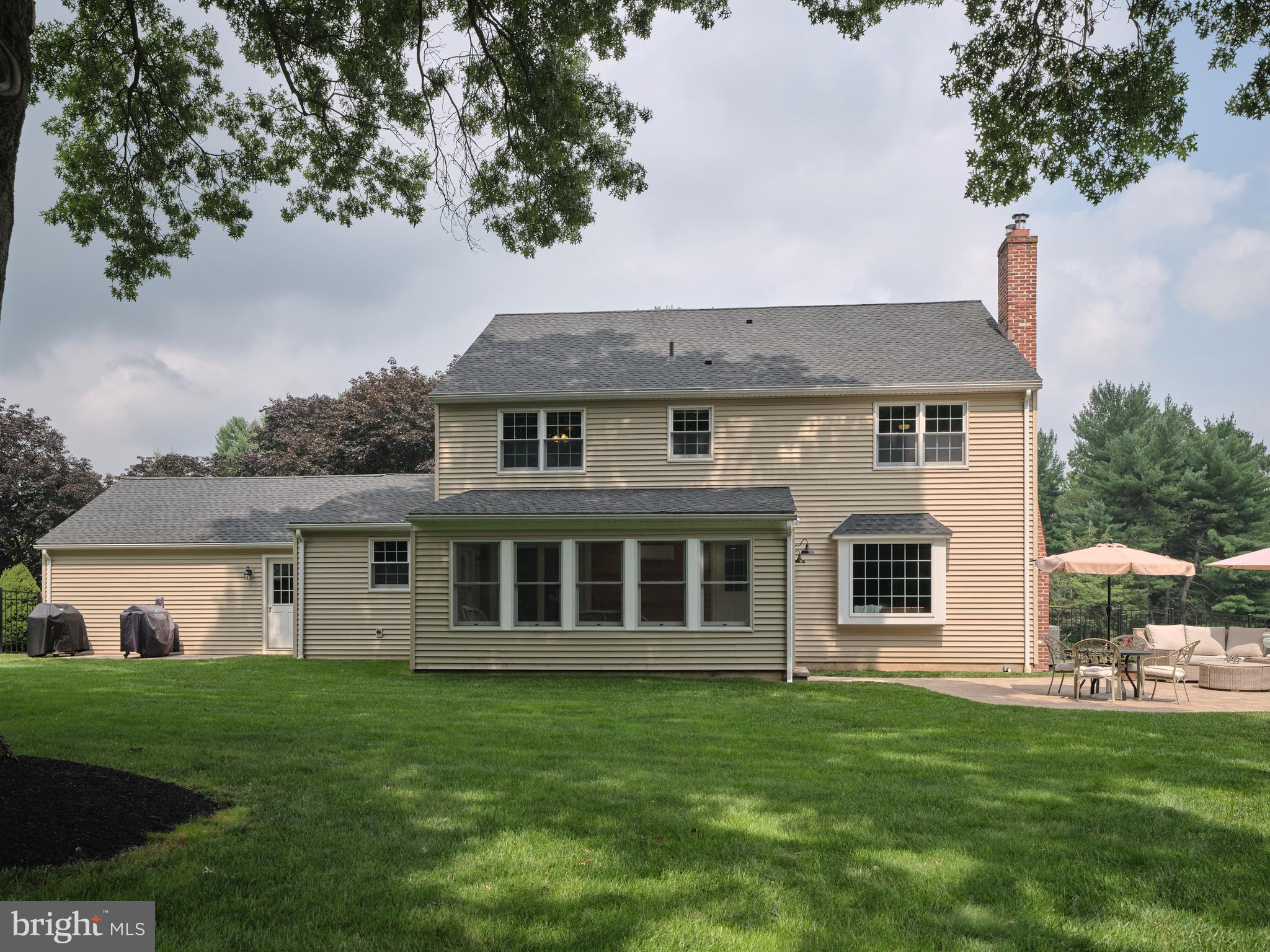 PEBBLE HILL - Residential