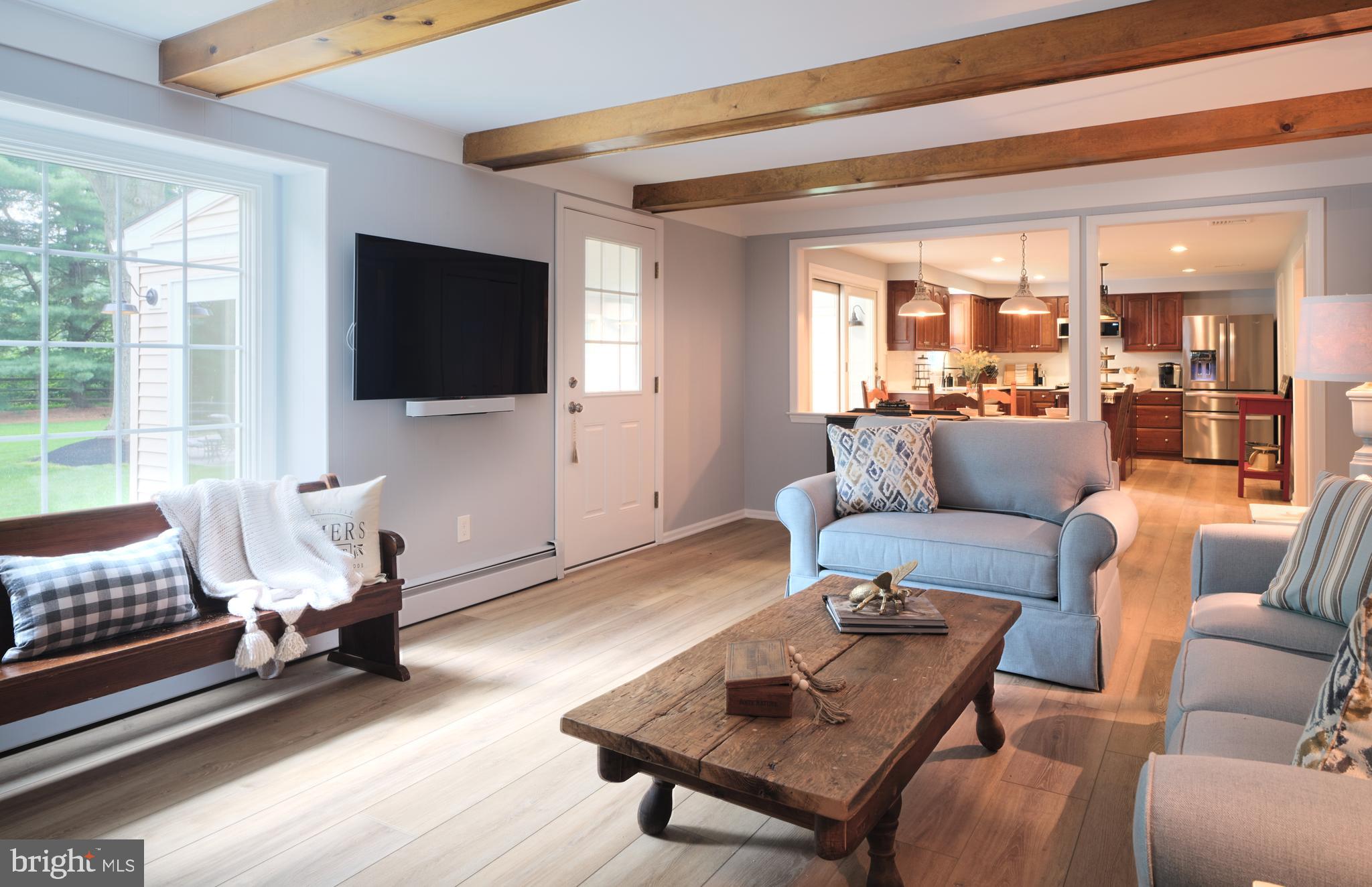 PEBBLE HILL - Residential