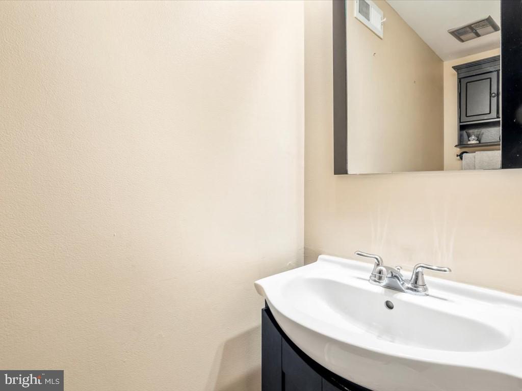 FLOWER HILL - Residential