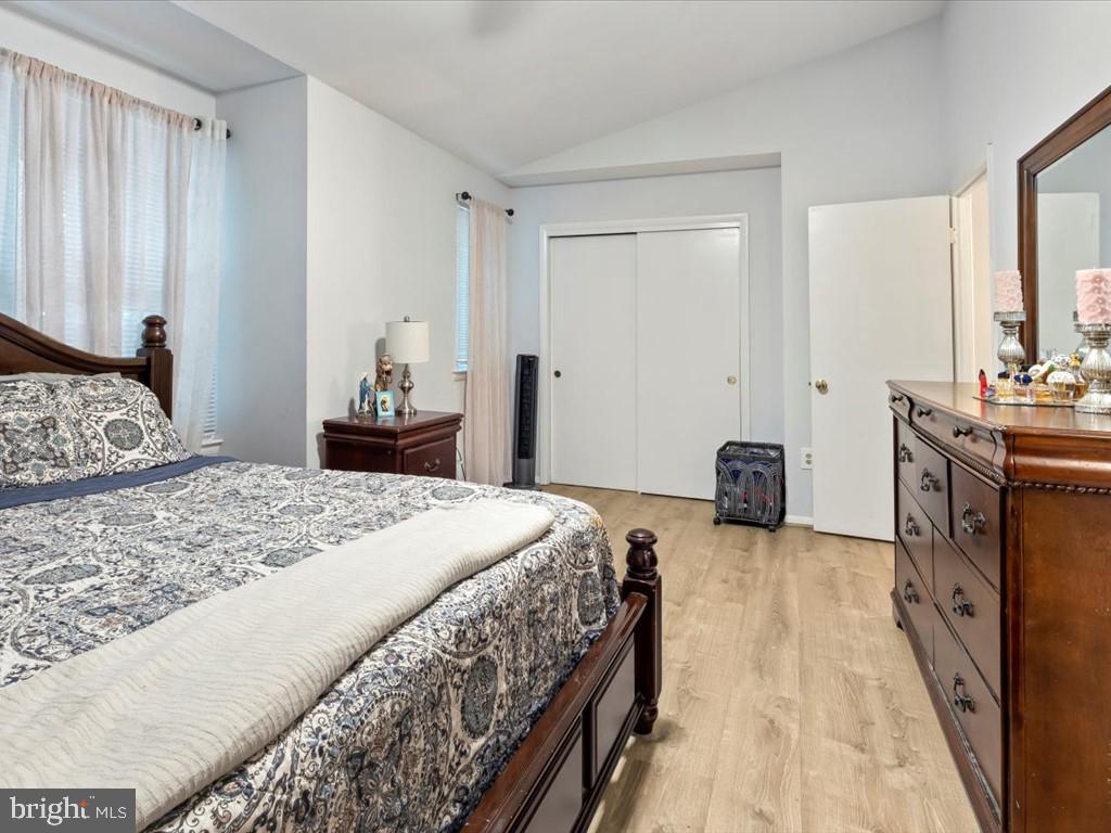 FLOWER HILL - Residential