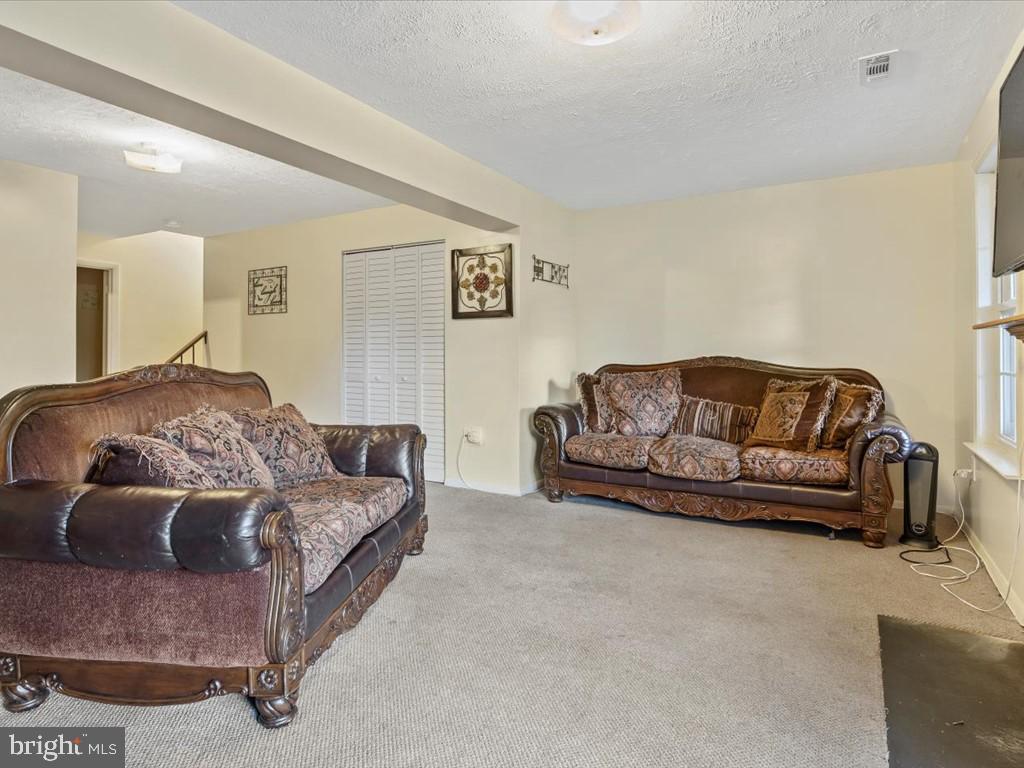 FLOWER HILL - Residential