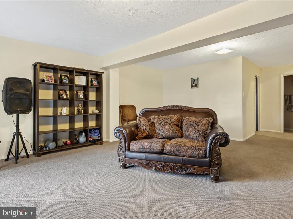 FLOWER HILL - Residential