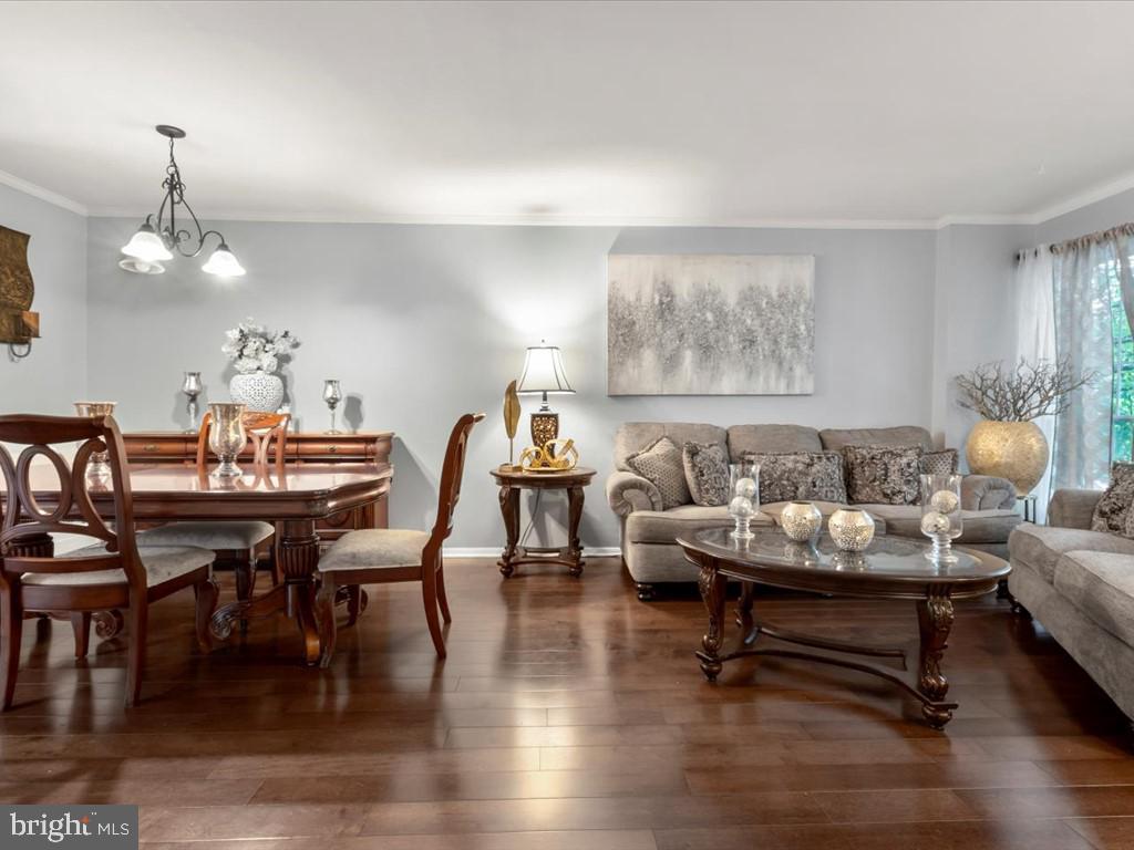 FLOWER HILL - Residential