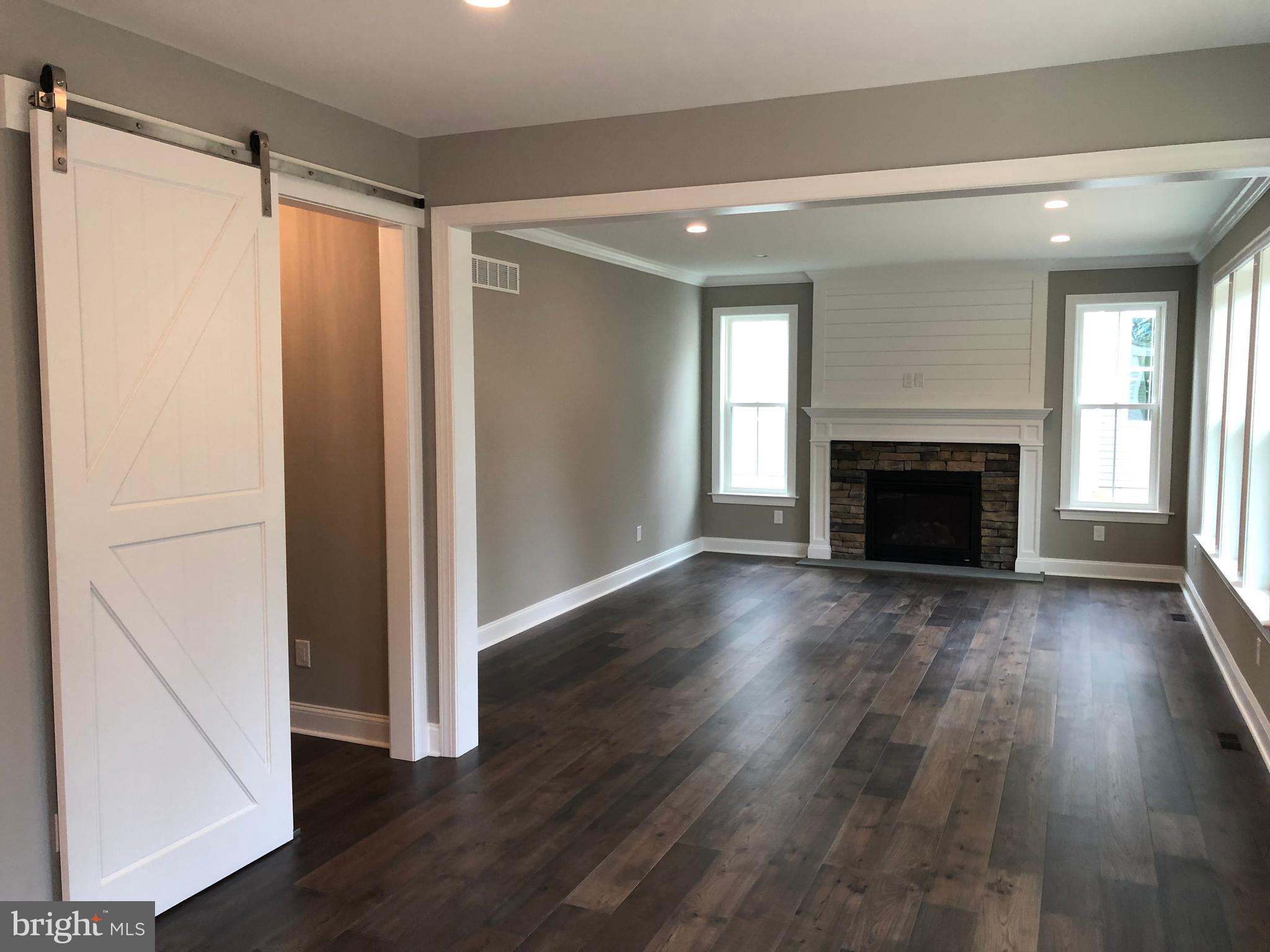 PLYMOUTH VALLEY ESTATES - Residential