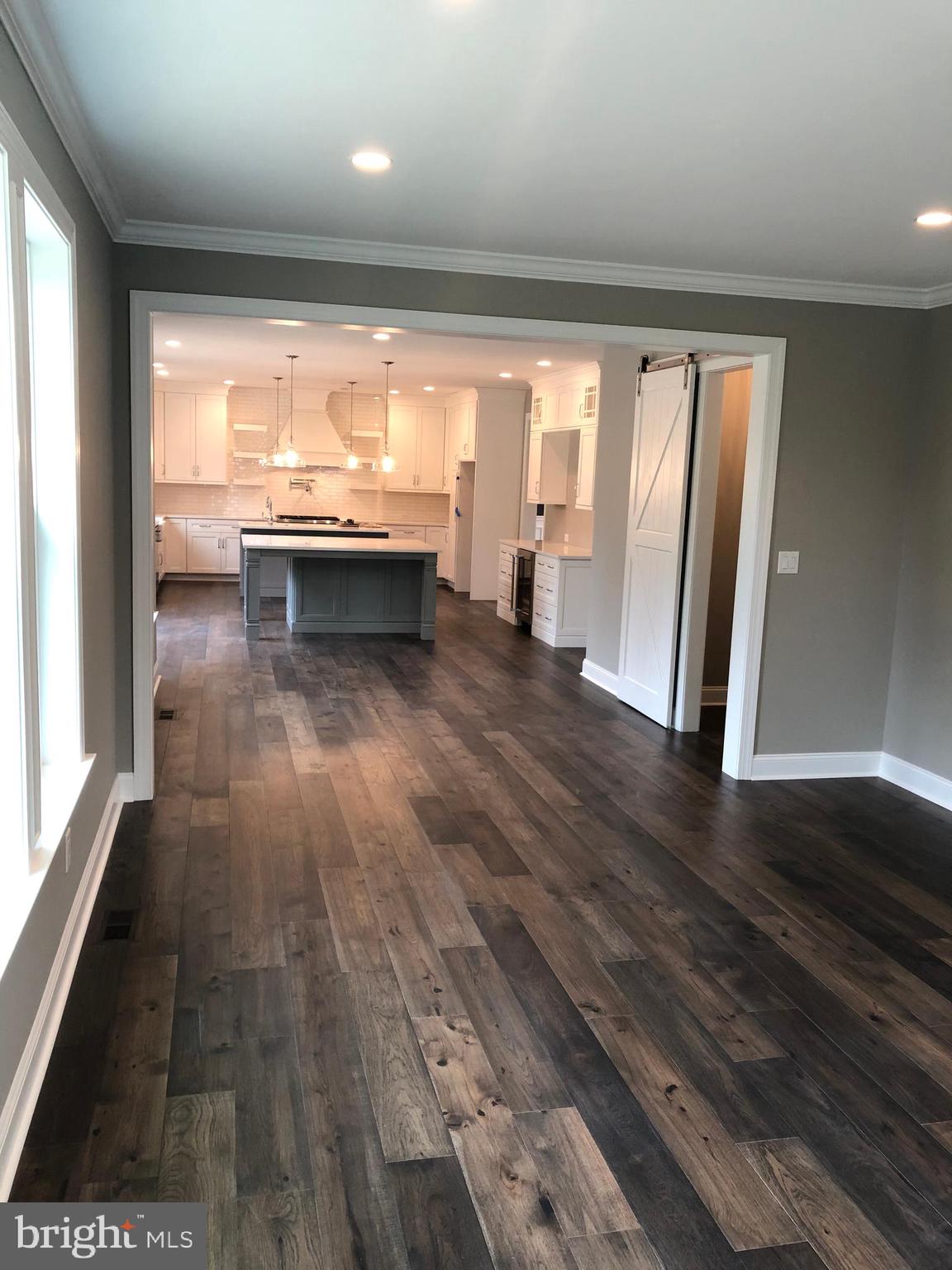 PLYMOUTH VALLEY ESTATES - Residential