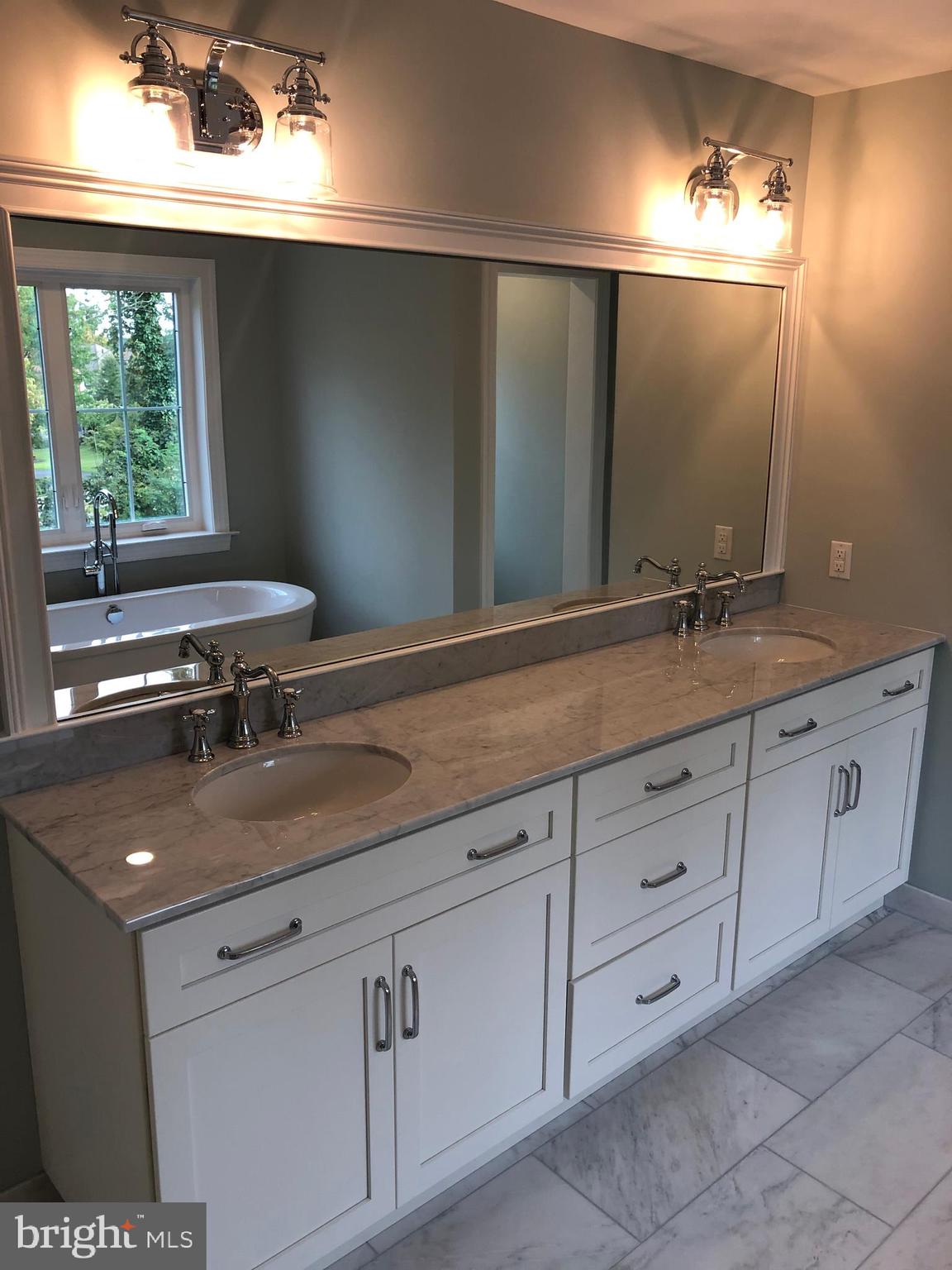 PLYMOUTH VALLEY ESTATES - Residential