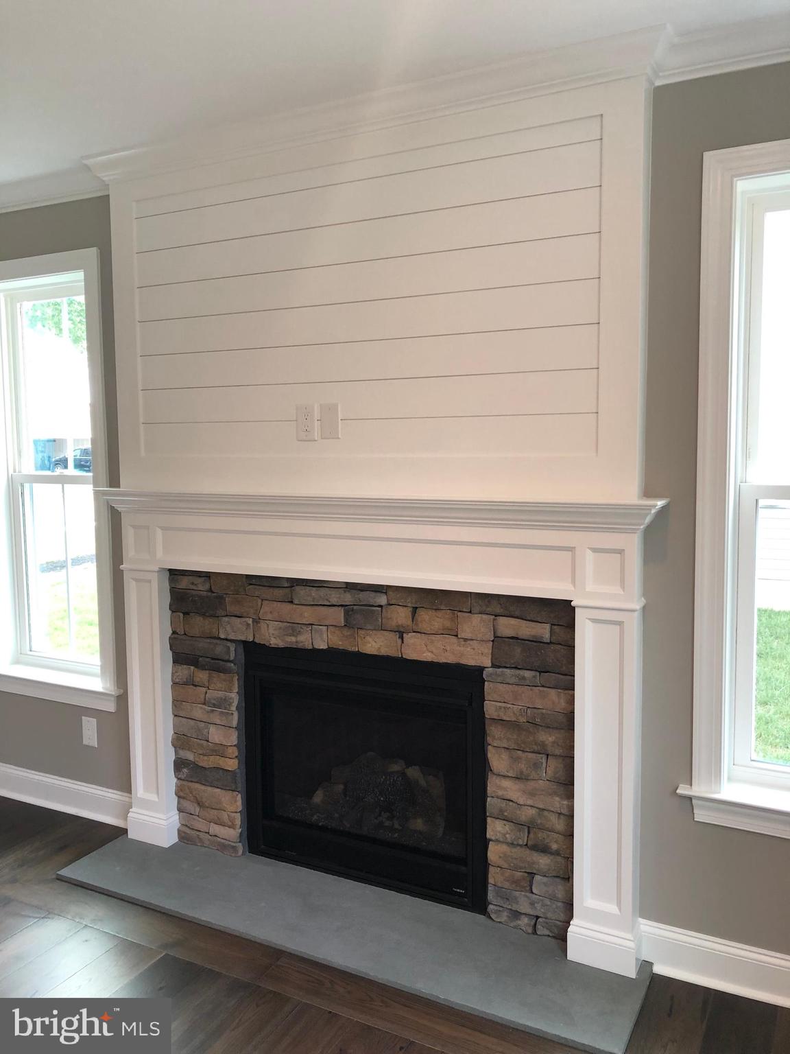 PLYMOUTH VALLEY ESTATES - Residential