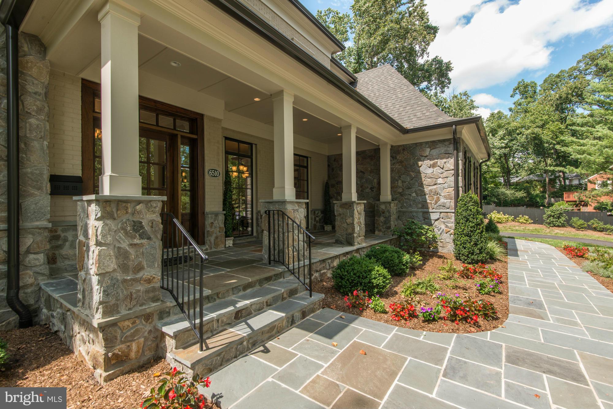 SALONA VILLAGE - Residential