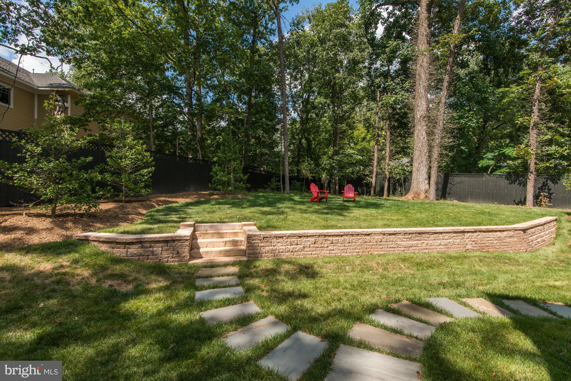 SALONA VILLAGE - Residential