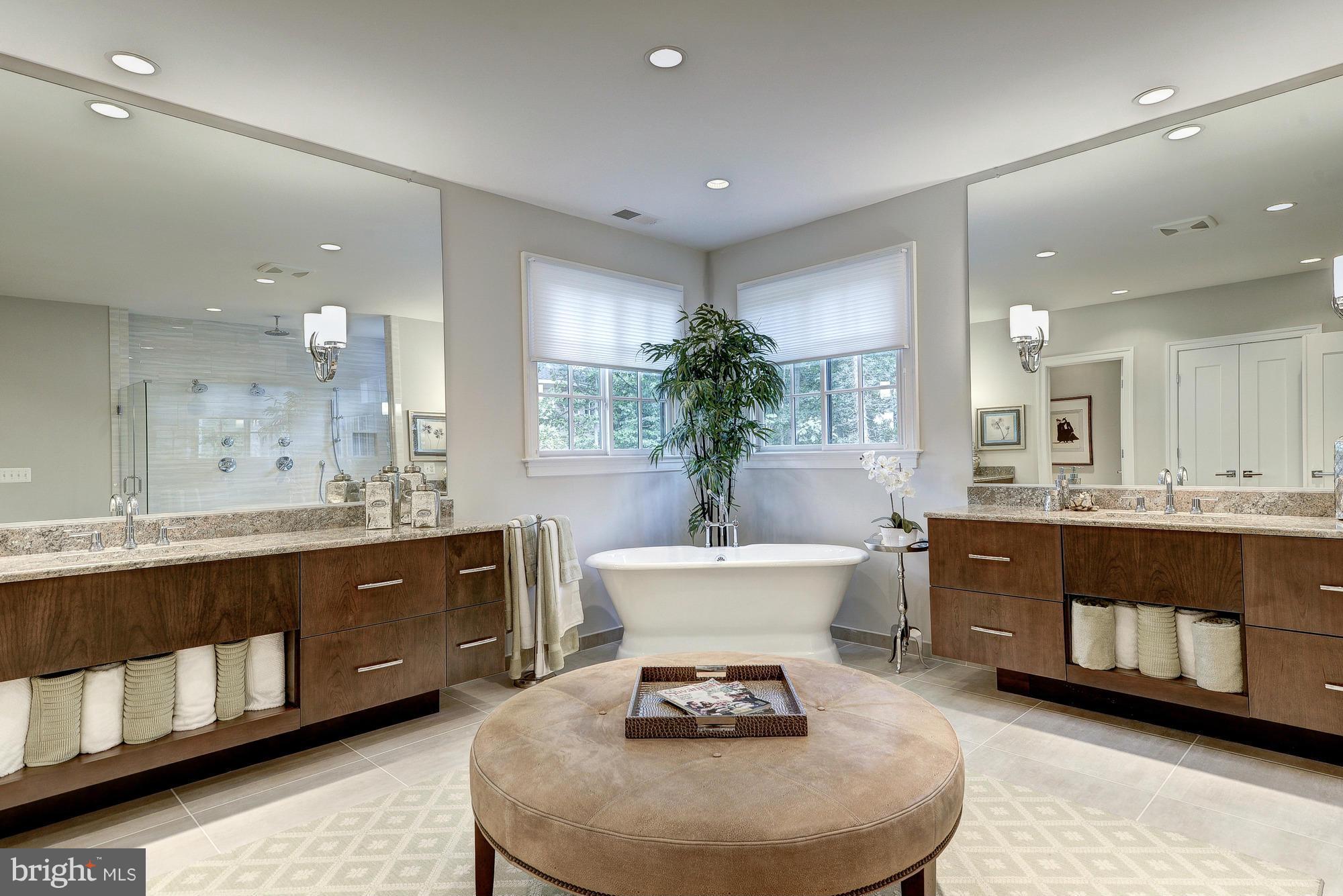 SALONA VILLAGE - Residential