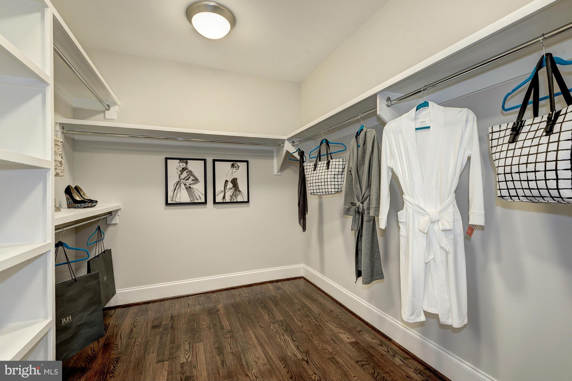 SALONA VILLAGE - Residential