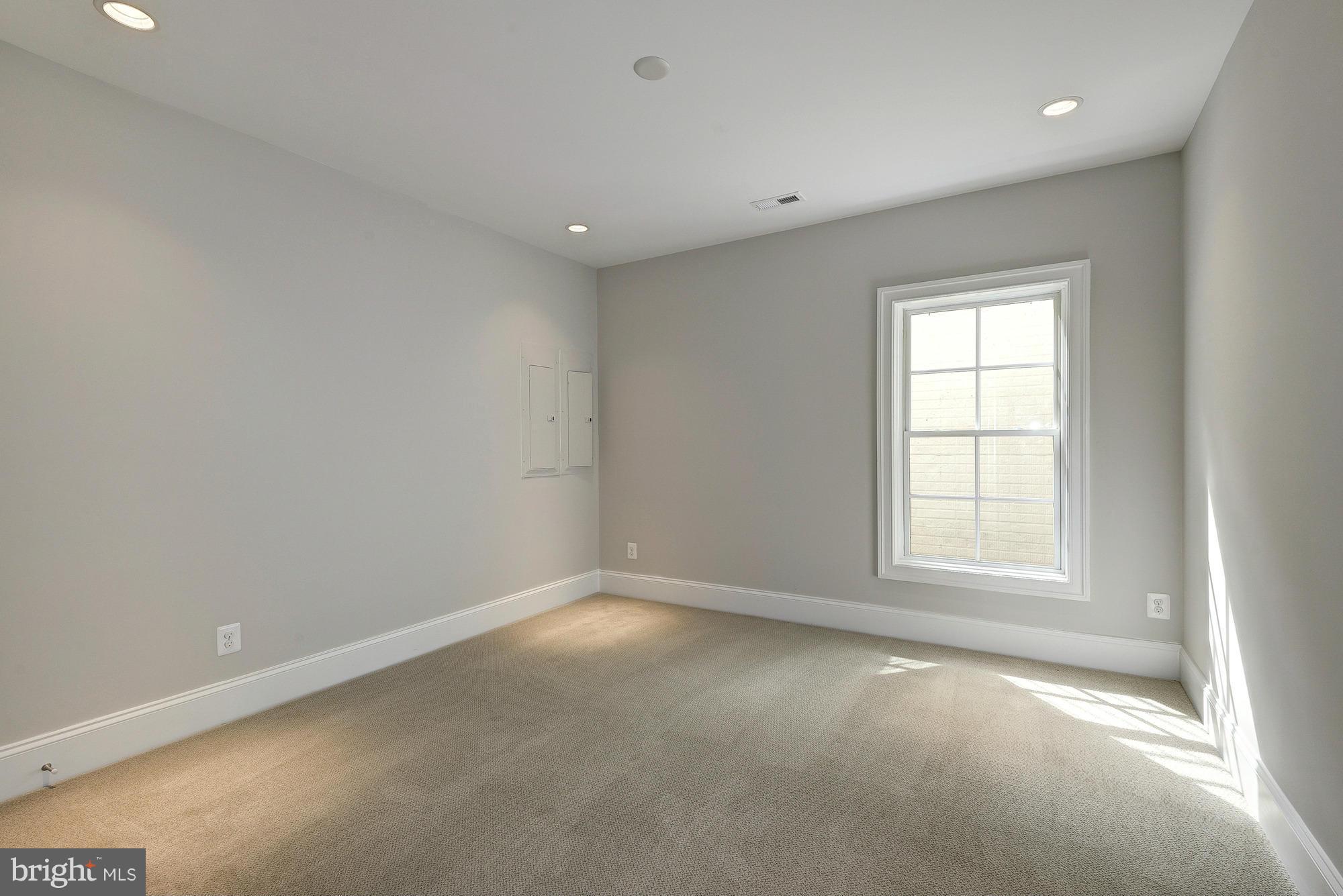 SALONA VILLAGE - Residential