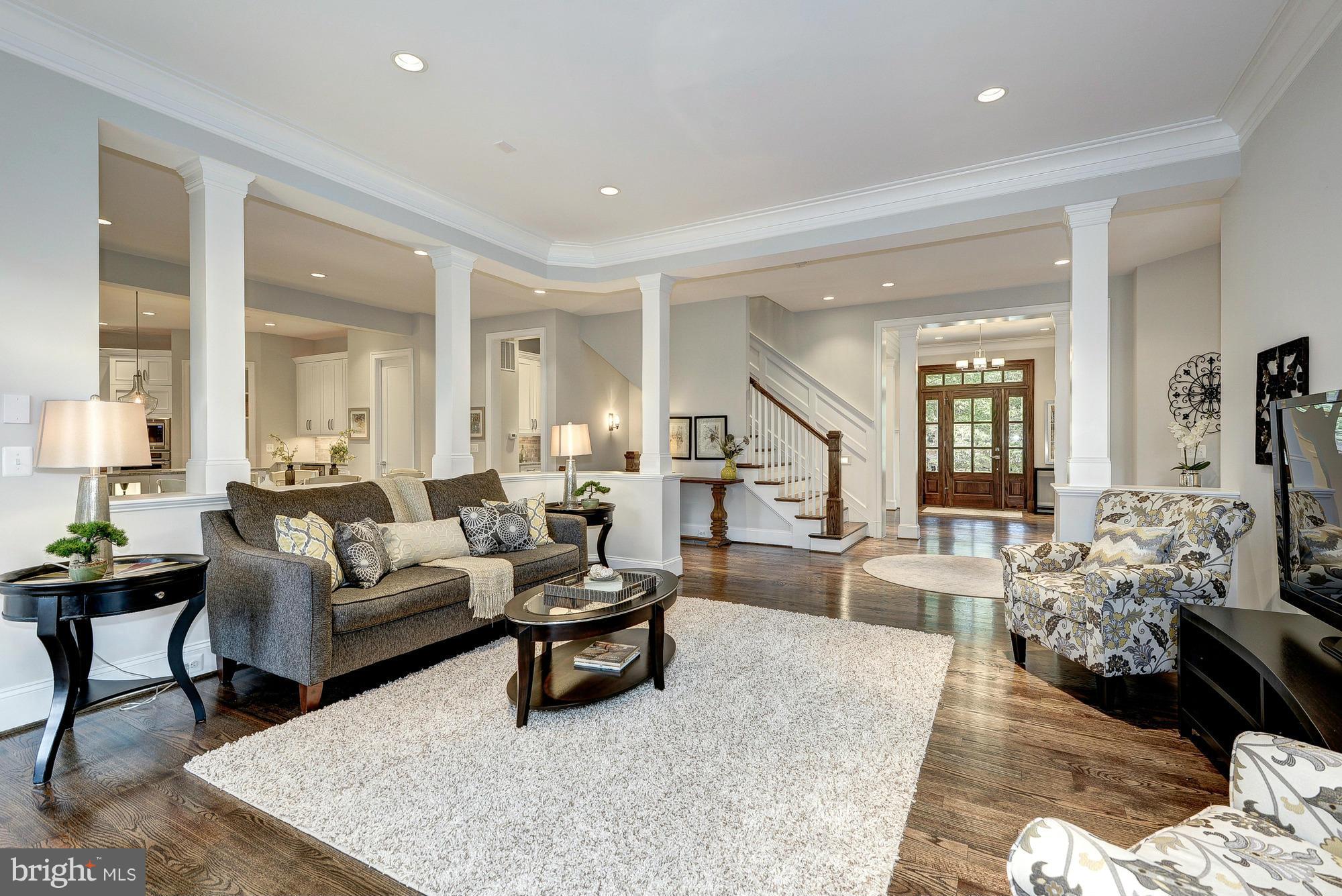 SALONA VILLAGE - Residential