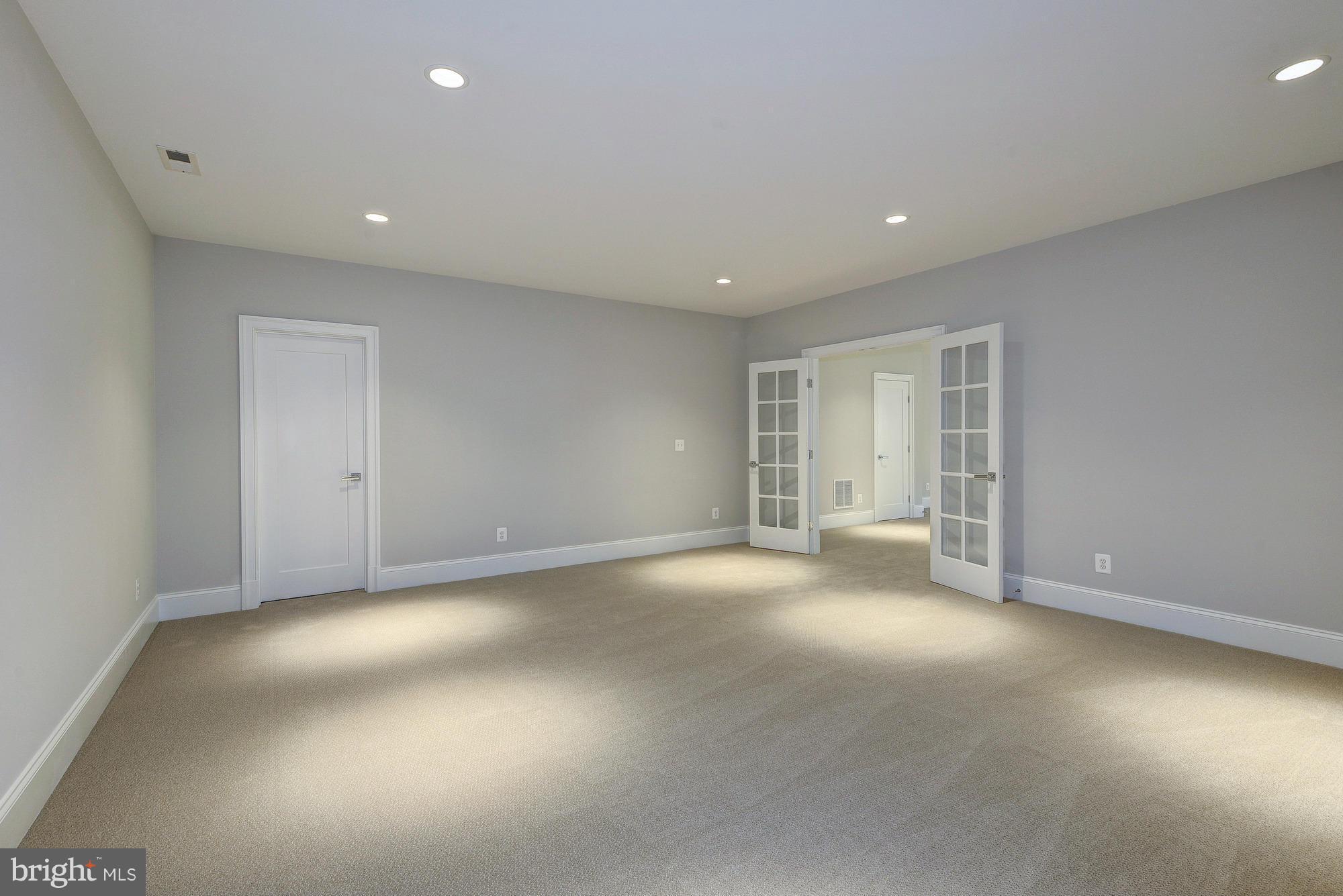 SALONA VILLAGE - Residential