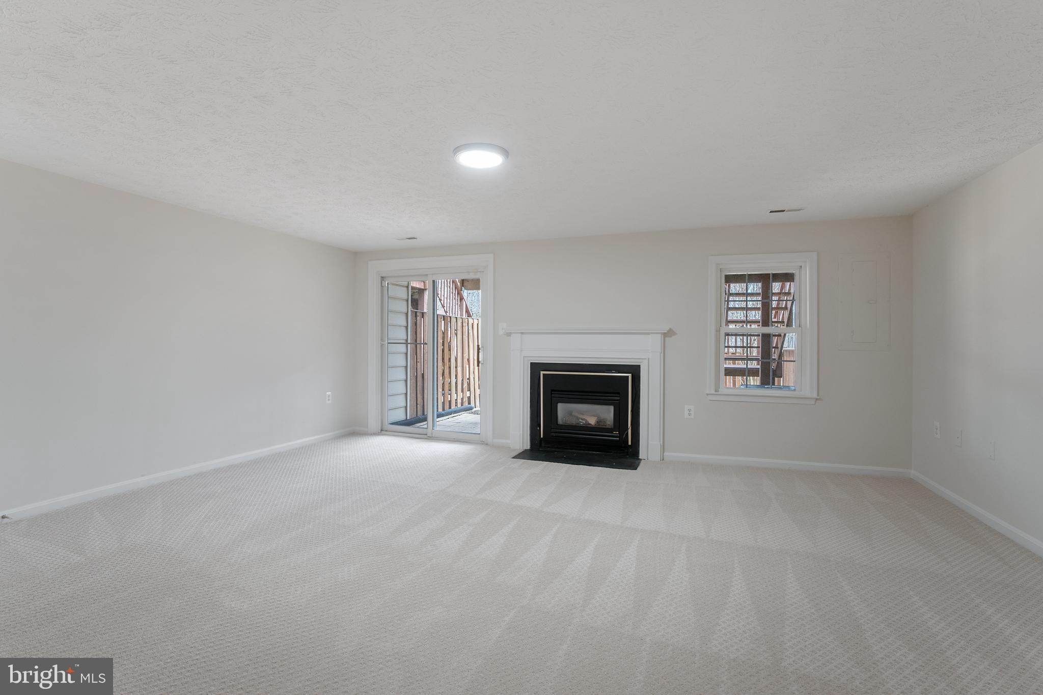 LIFESTYLE AT SULLY STATION - Residential