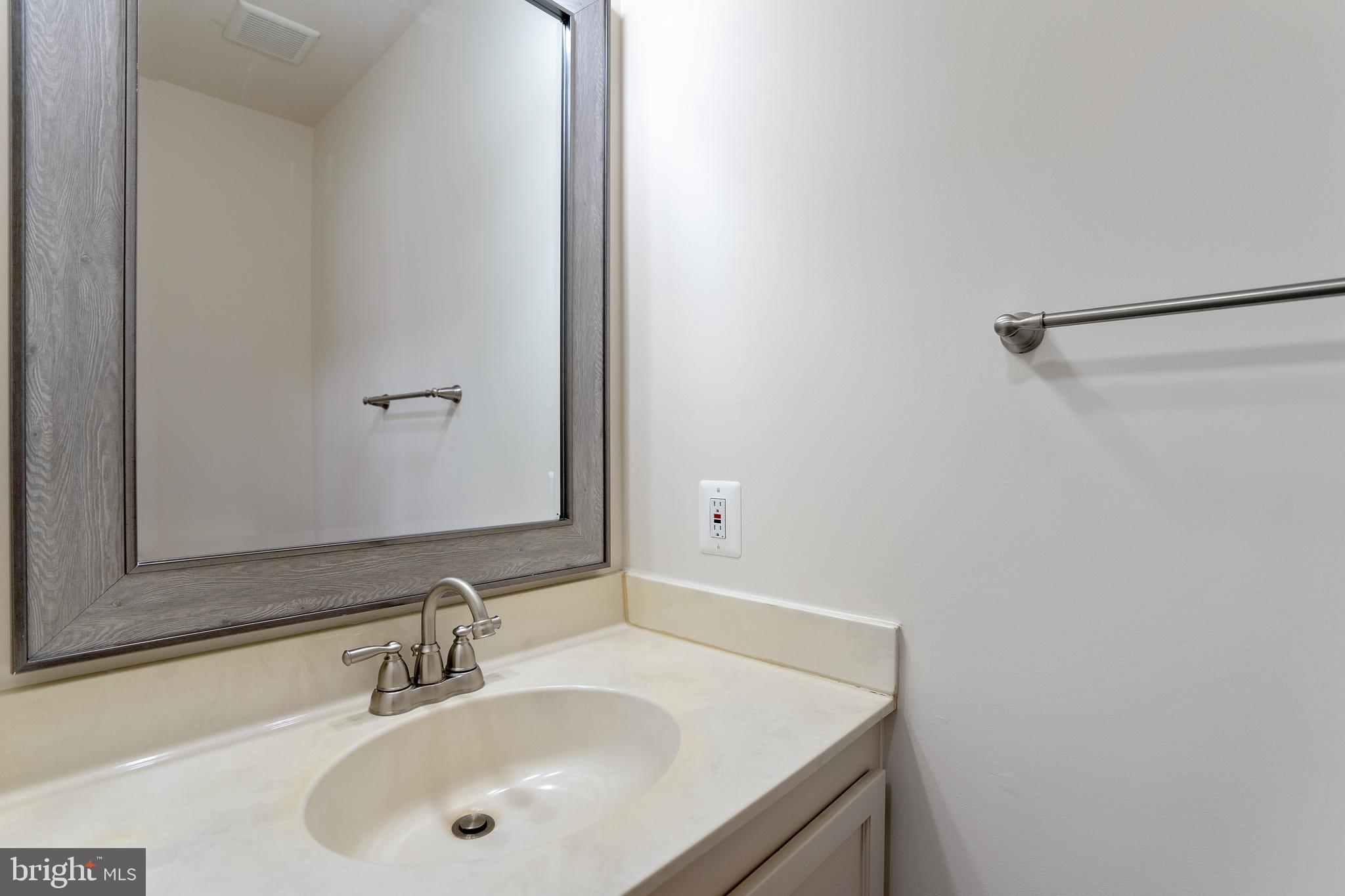 LIFESTYLE AT SULLY STATION - Residential