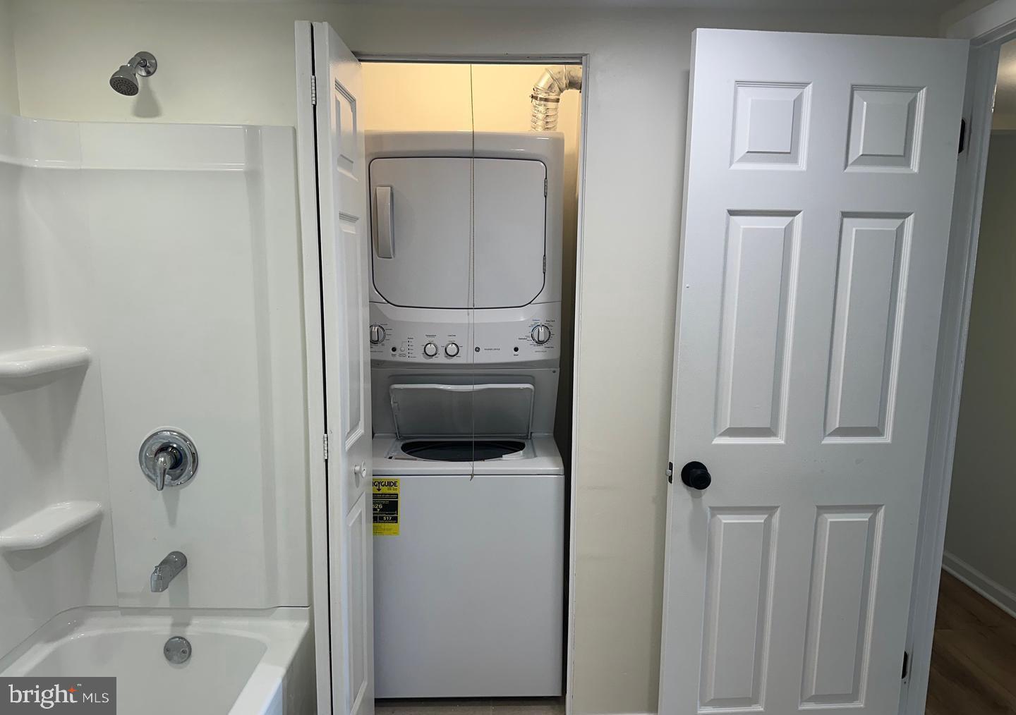 TAMERLANE - Residential Lease