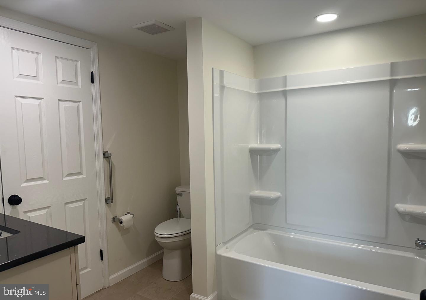 TAMERLANE - Residential Lease