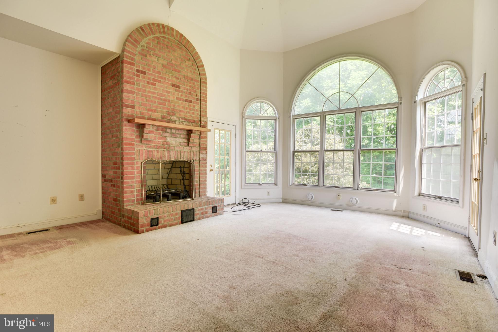 HUNTERS CREEK FARM - Residential