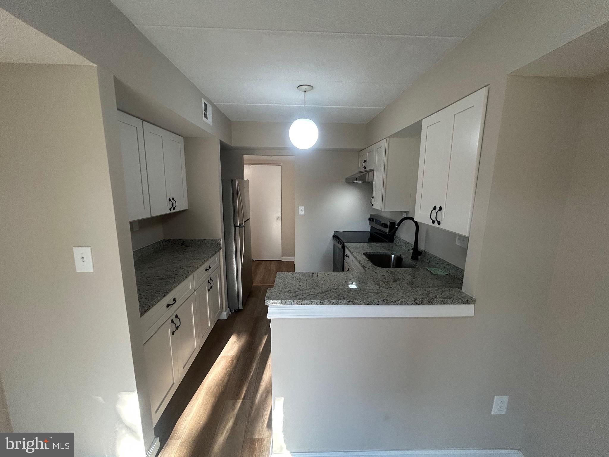 DEERING WOODS - Residential Lease