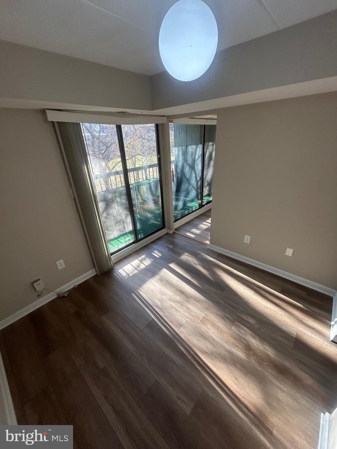 DEERING WOODS - Residential Lease