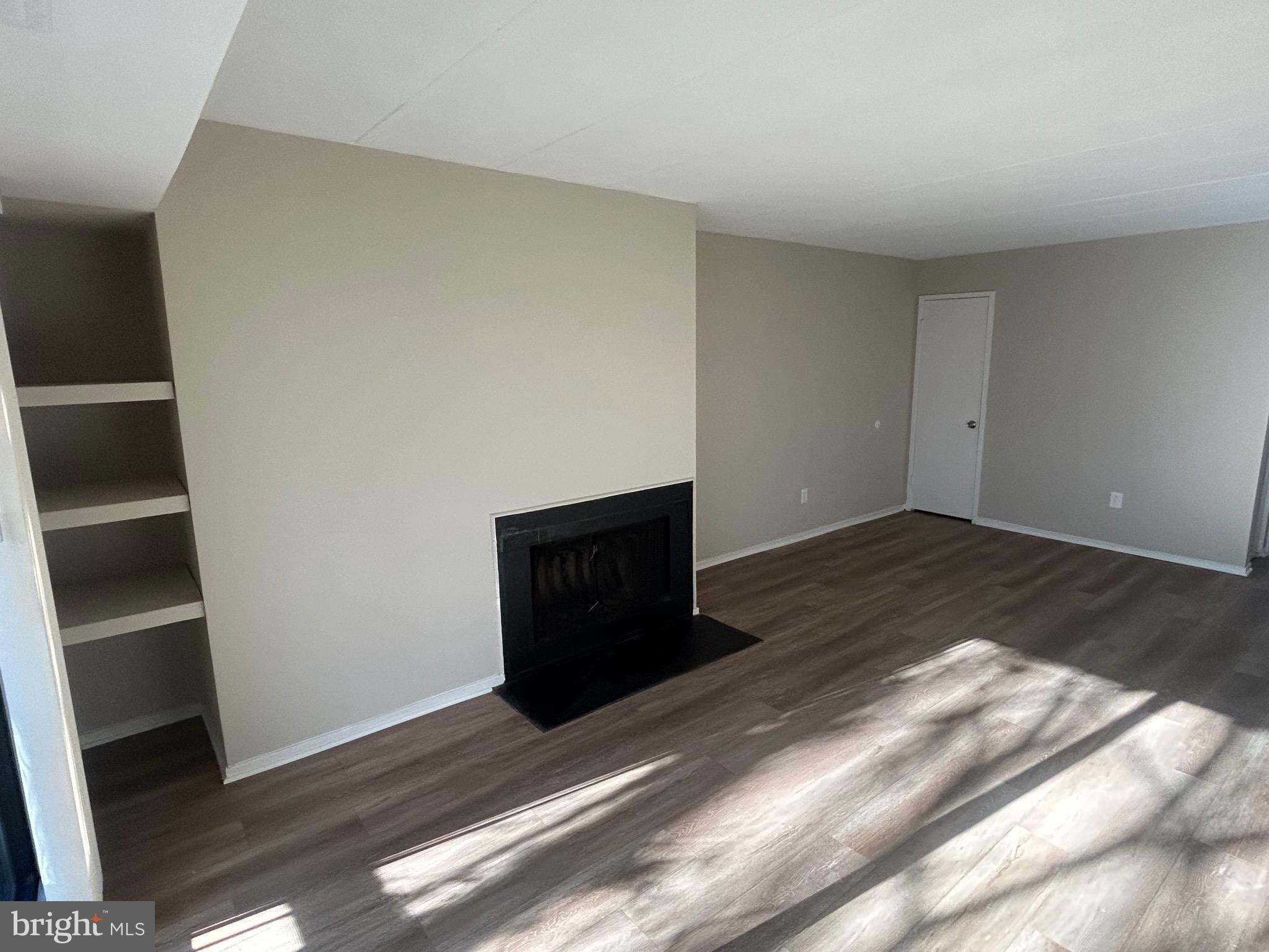 DEERING WOODS - Residential Lease