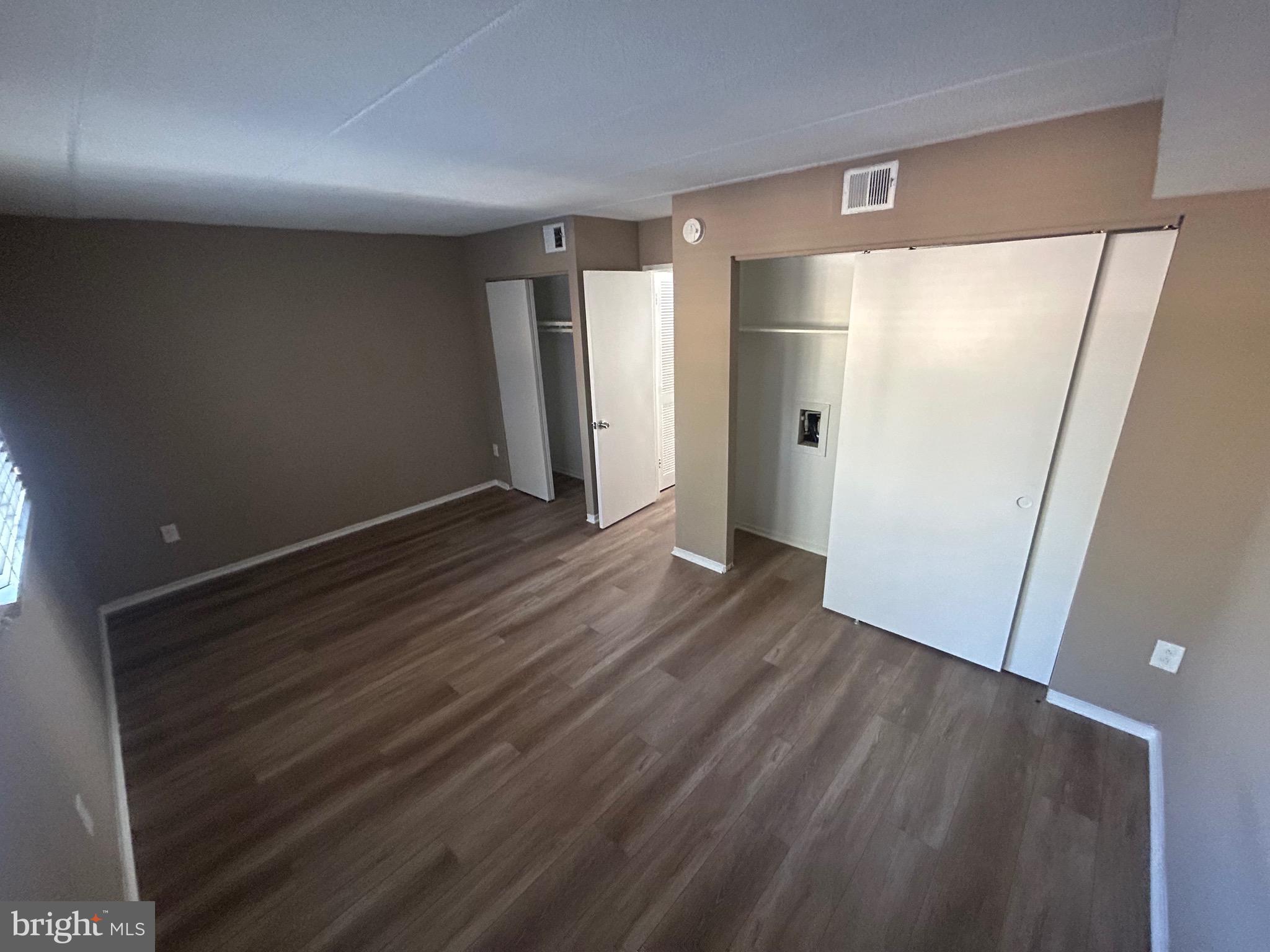 DEERING WOODS - Residential Lease